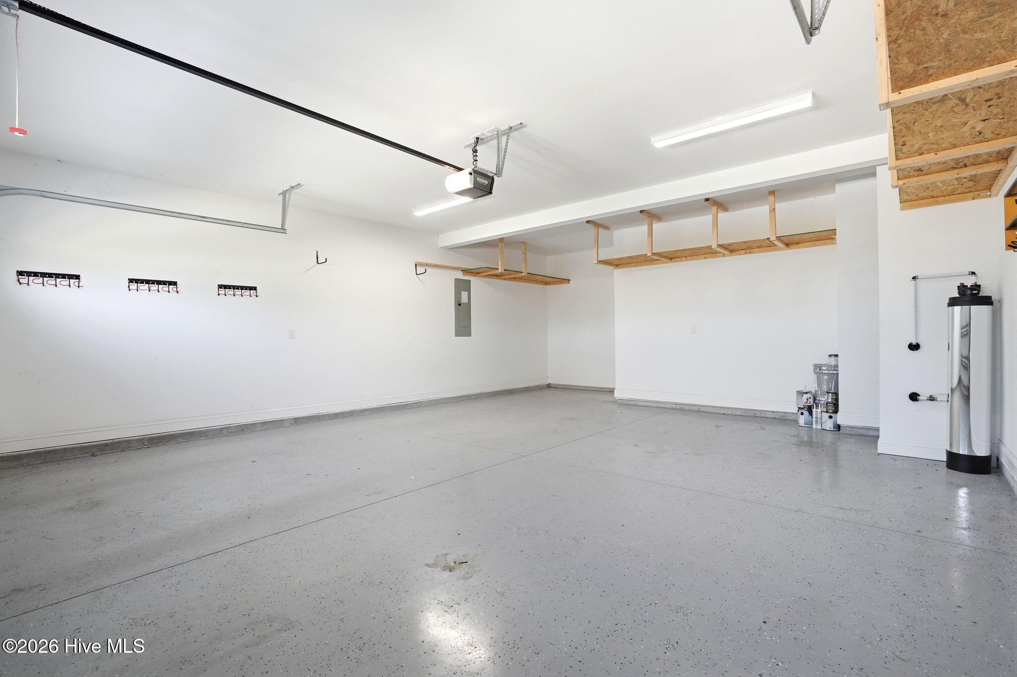 100562109 | Photo 71