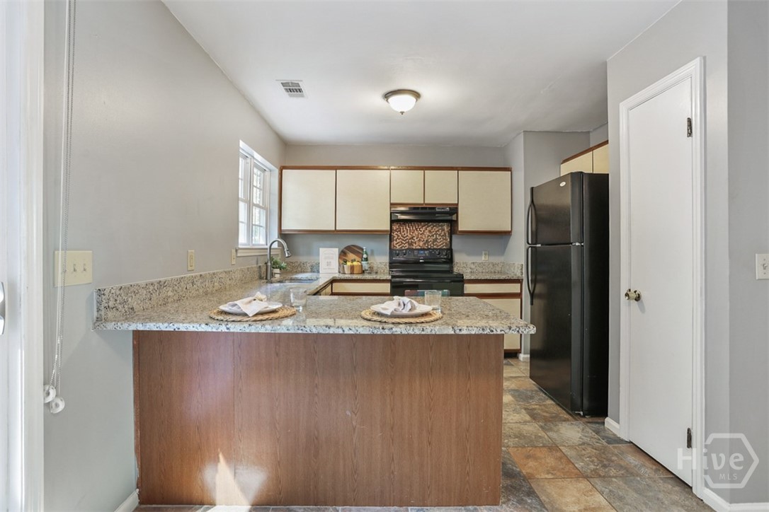 109 Bobstay Court