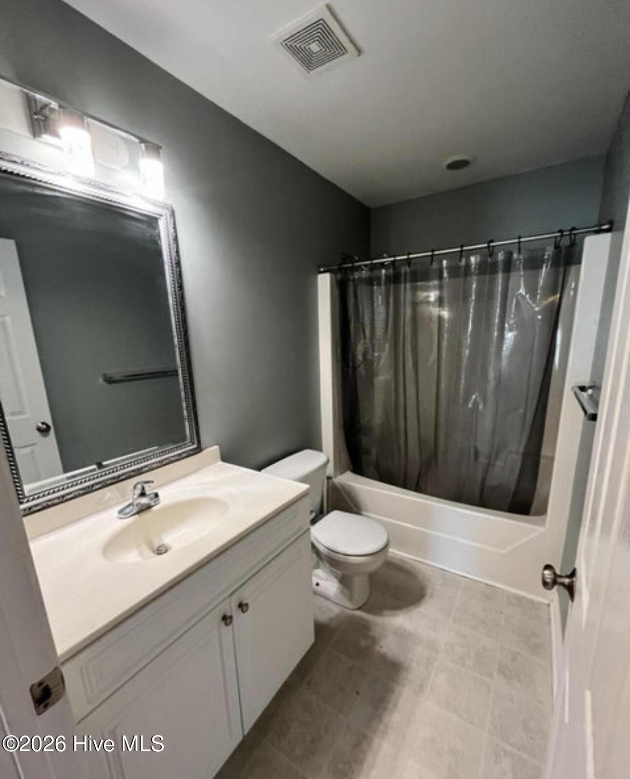 100548723 | Photo 16