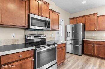 100567328 | Photo 10