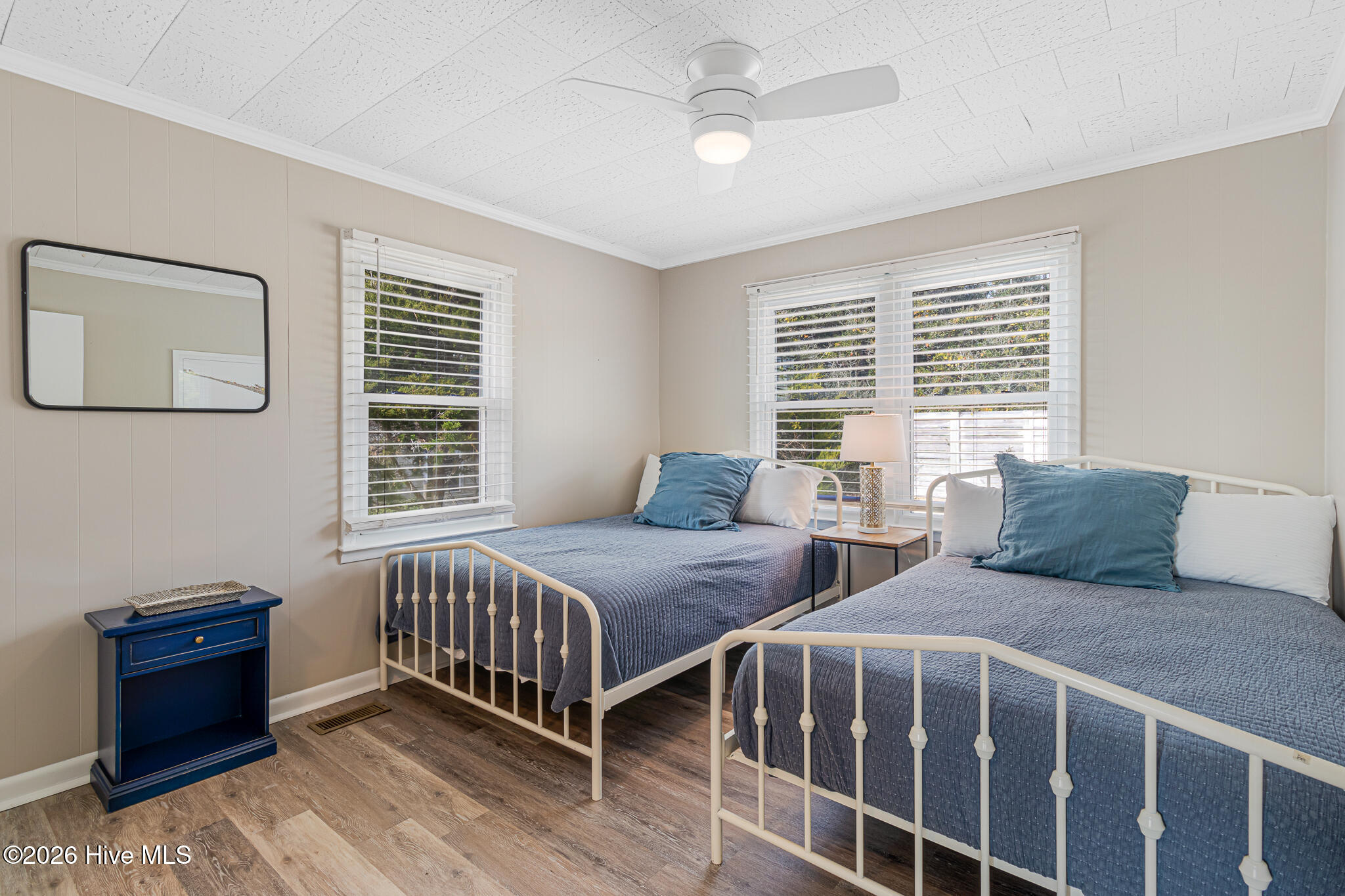 100553851 | Photo 34