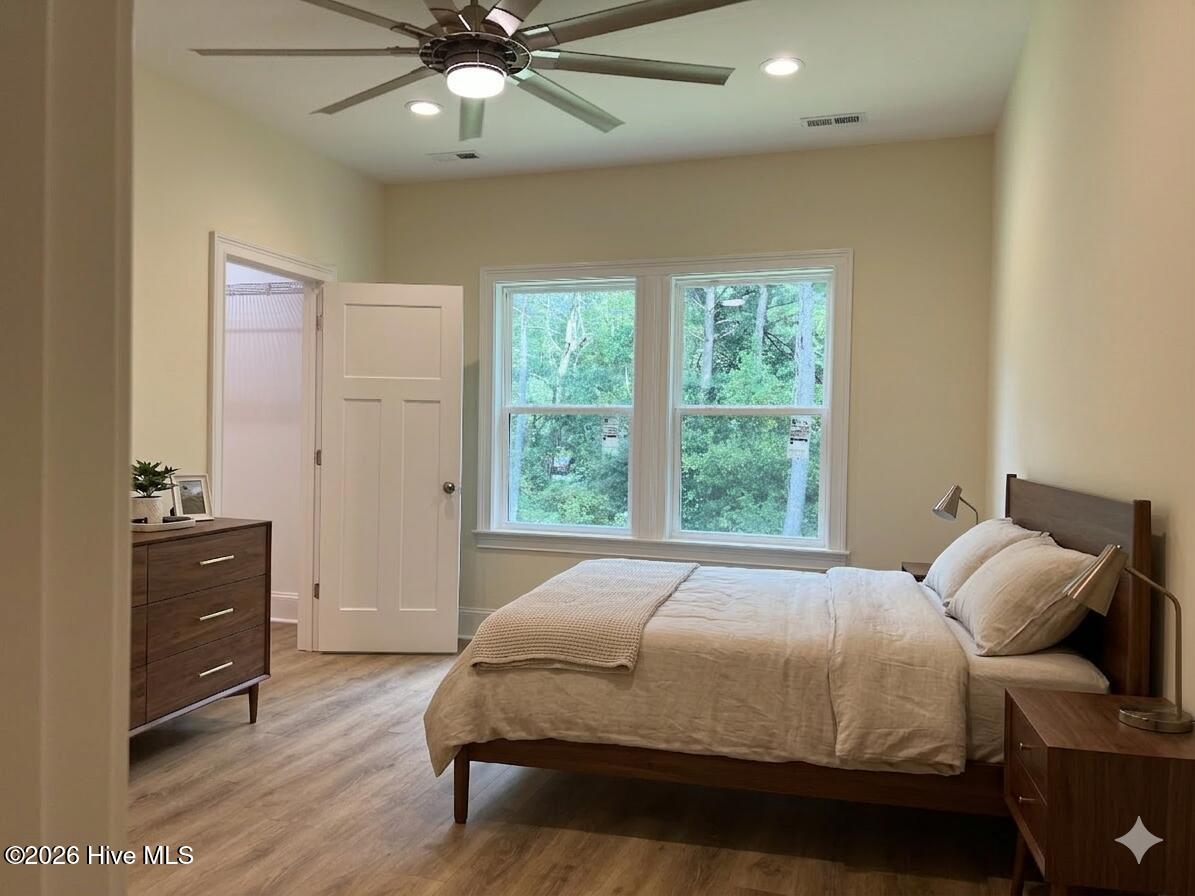 100517039 | Photo 27