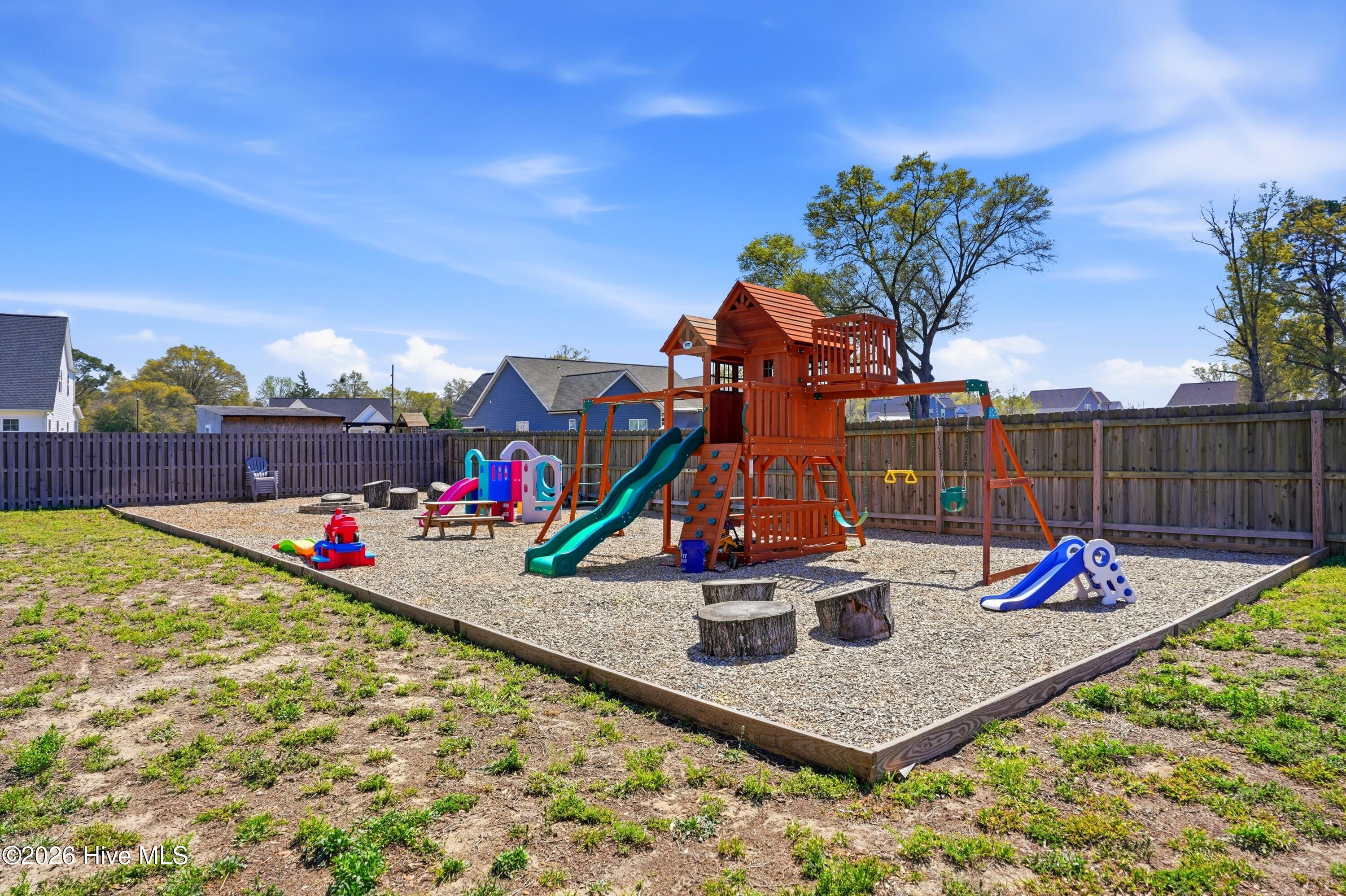 100561504 | Photo 37