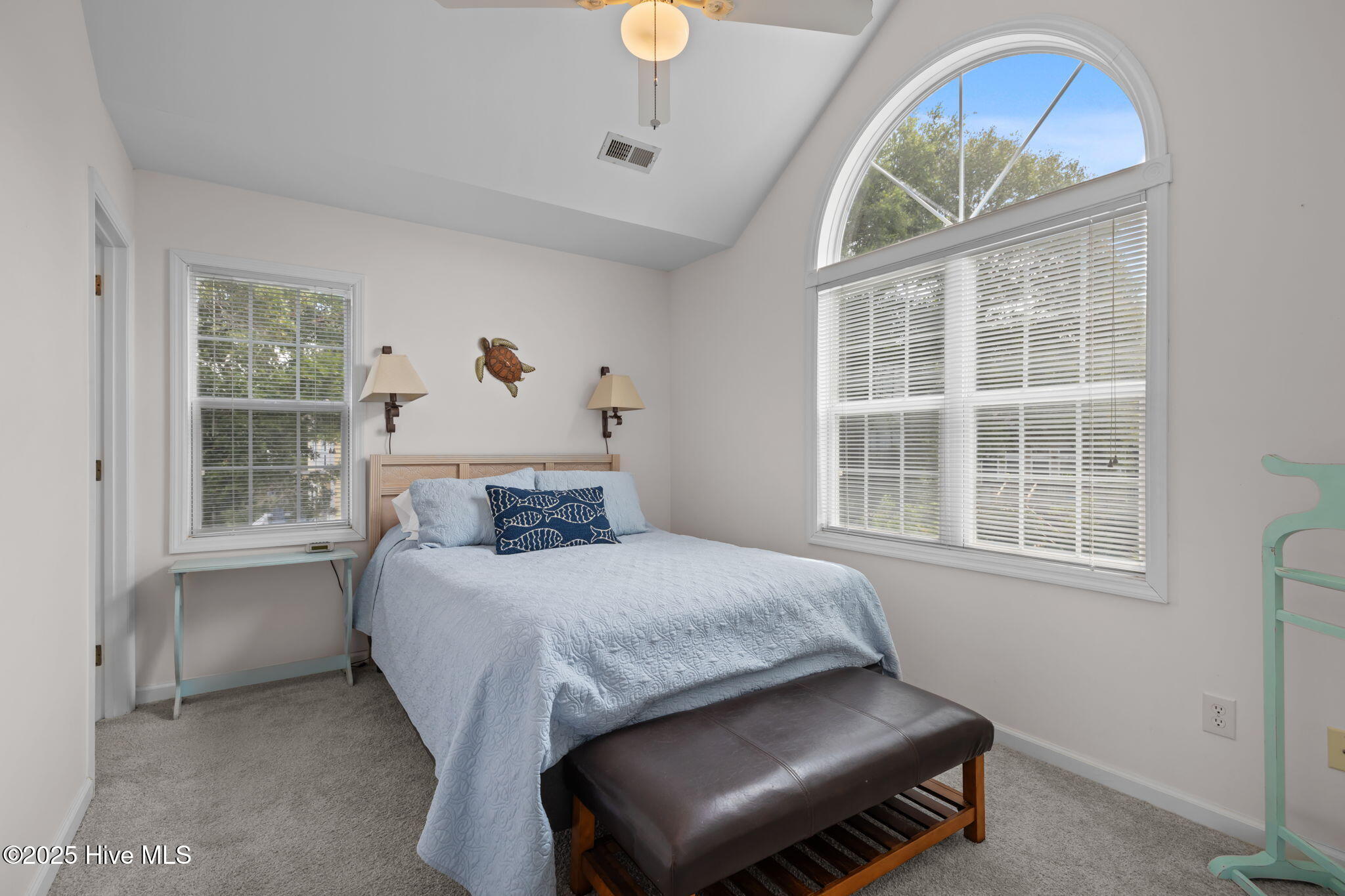 100526742 | Photo 46