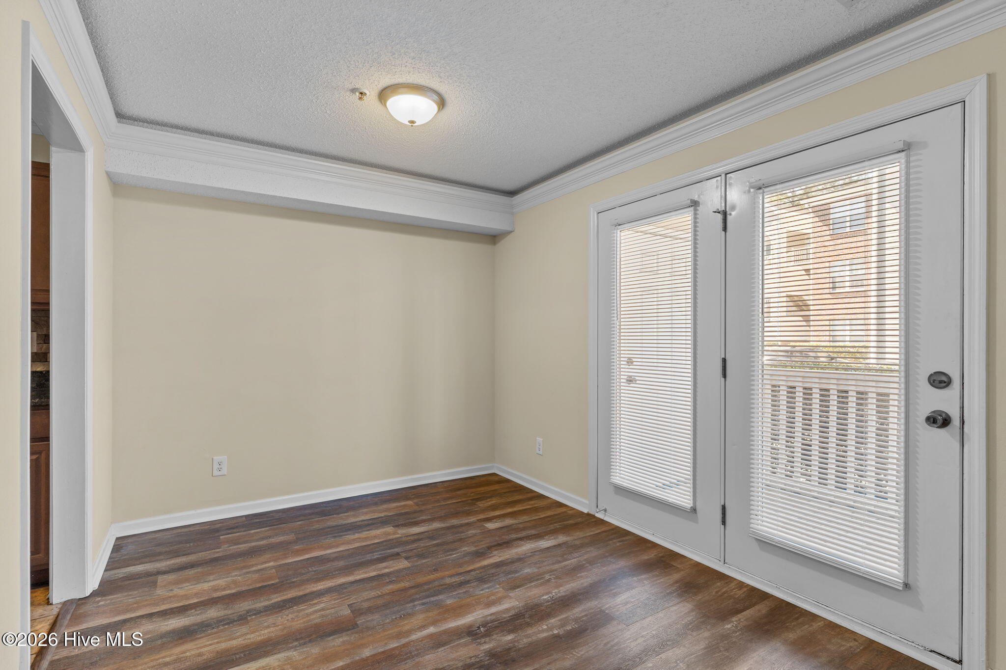 100560548 | Photo 17