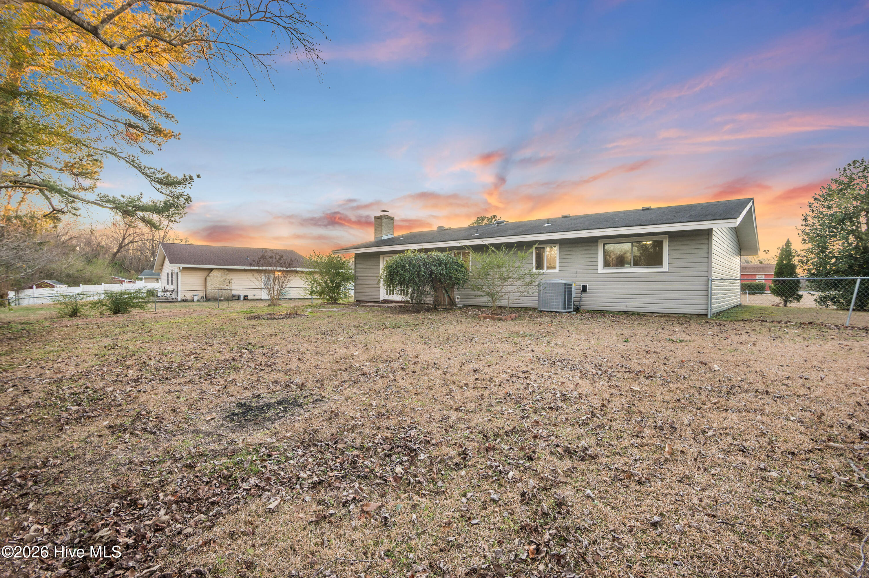 100547210 | Photo 32