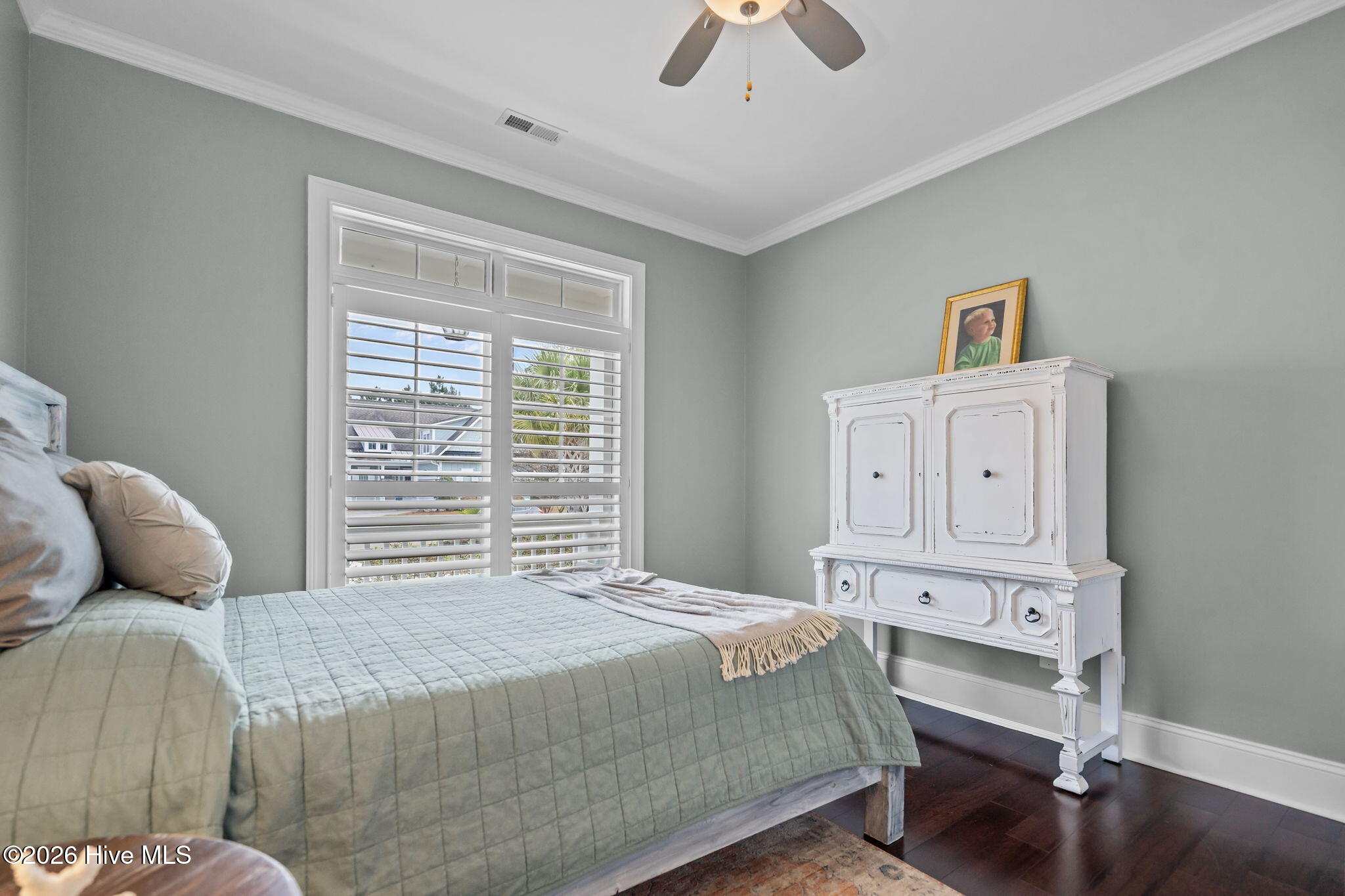 100564215 | Photo 35