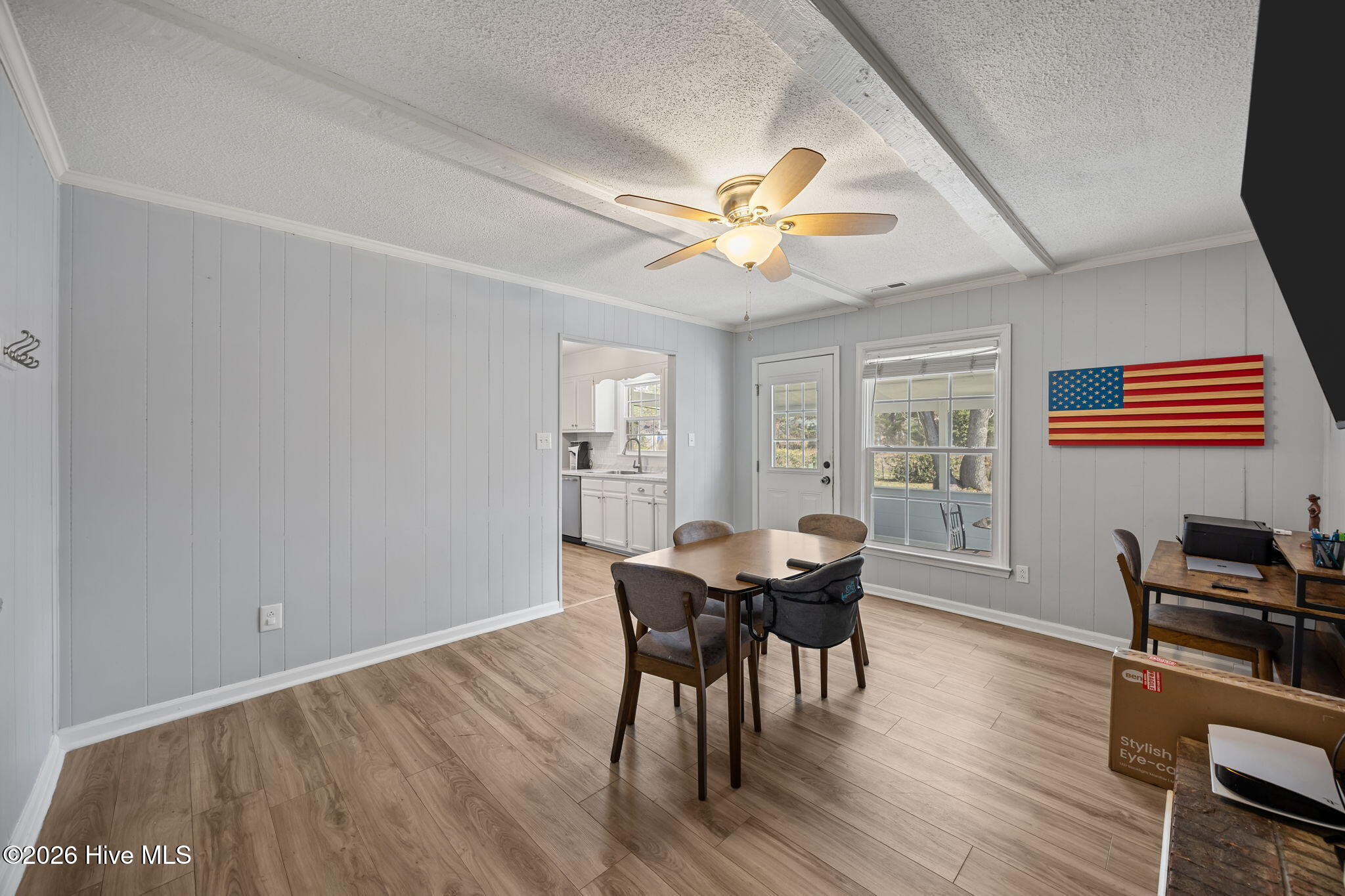 100558764 | Photo 15