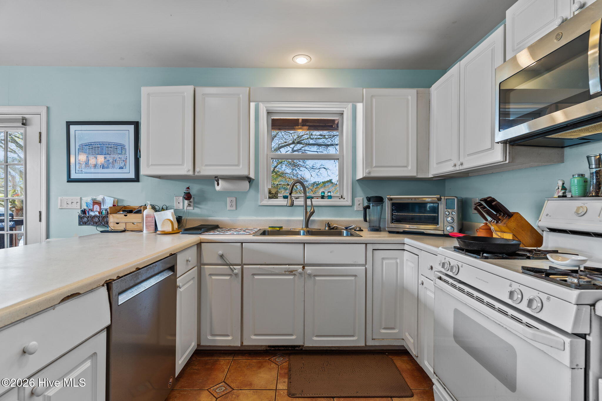 100564458 | Photo 23