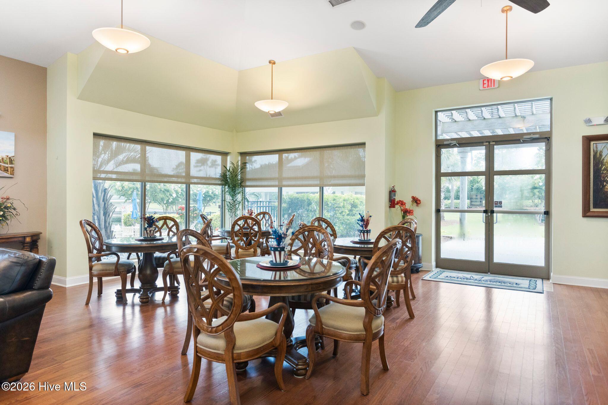 100551646 | Photo 55