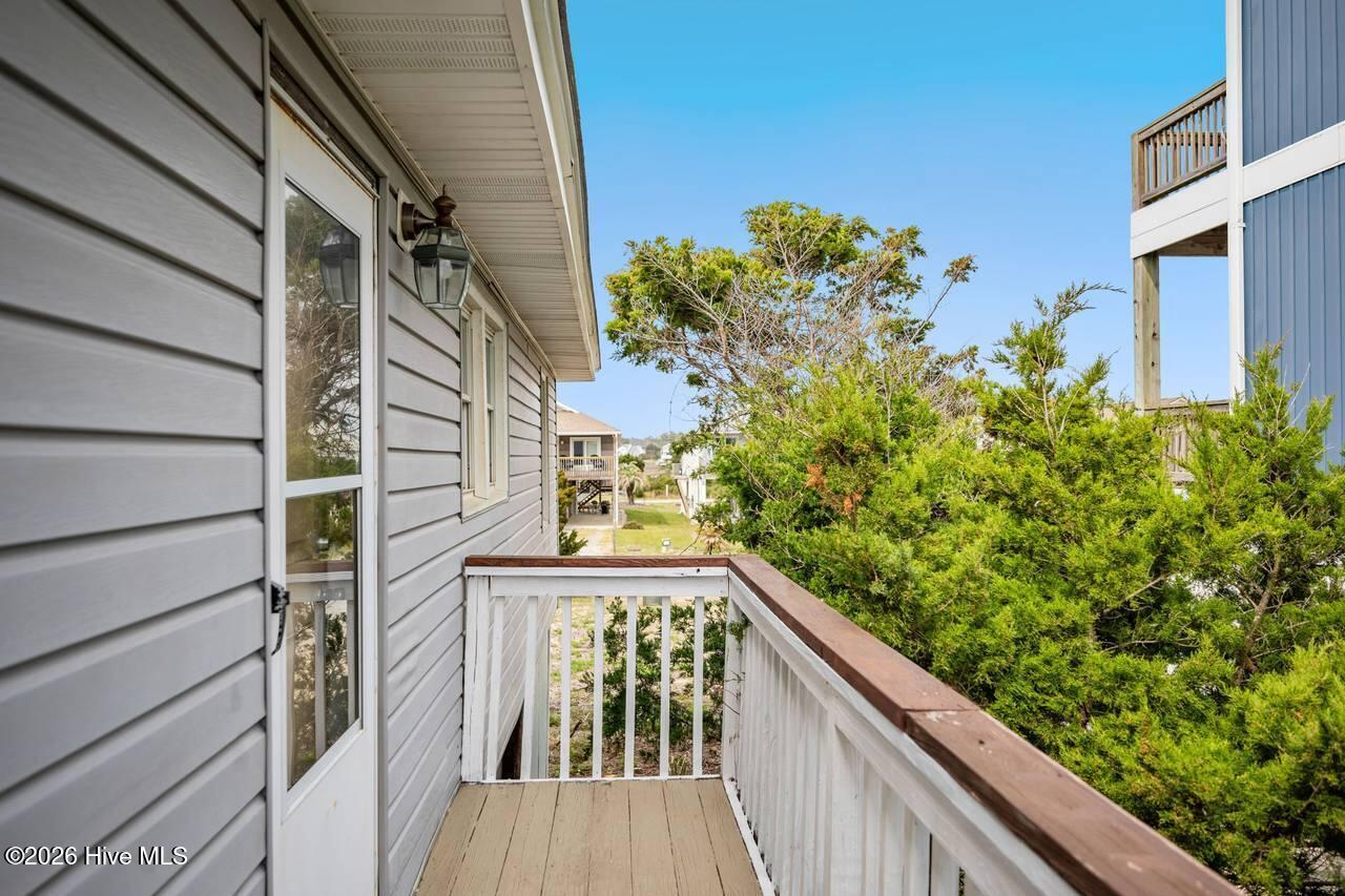 100561729 | Photo 42