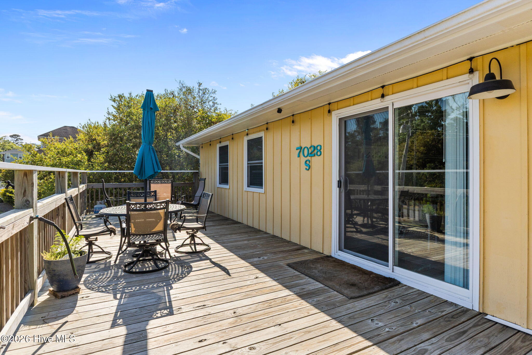 100568584 | Photo 12