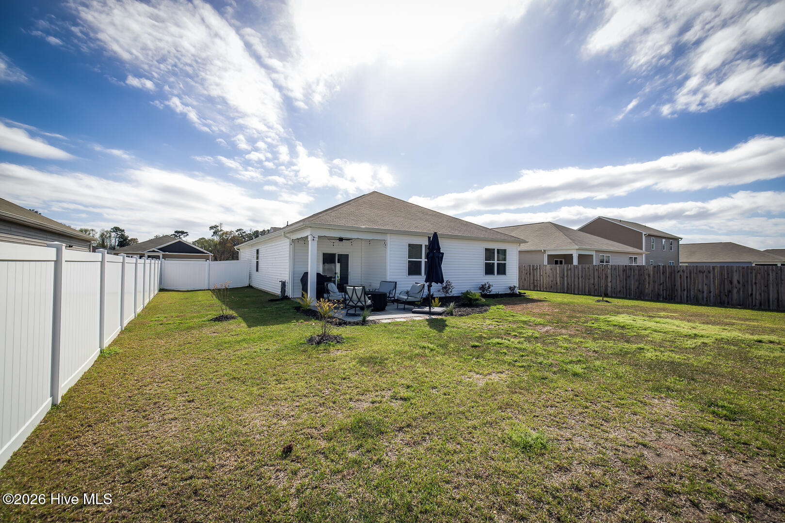 100560328 | Photo 26