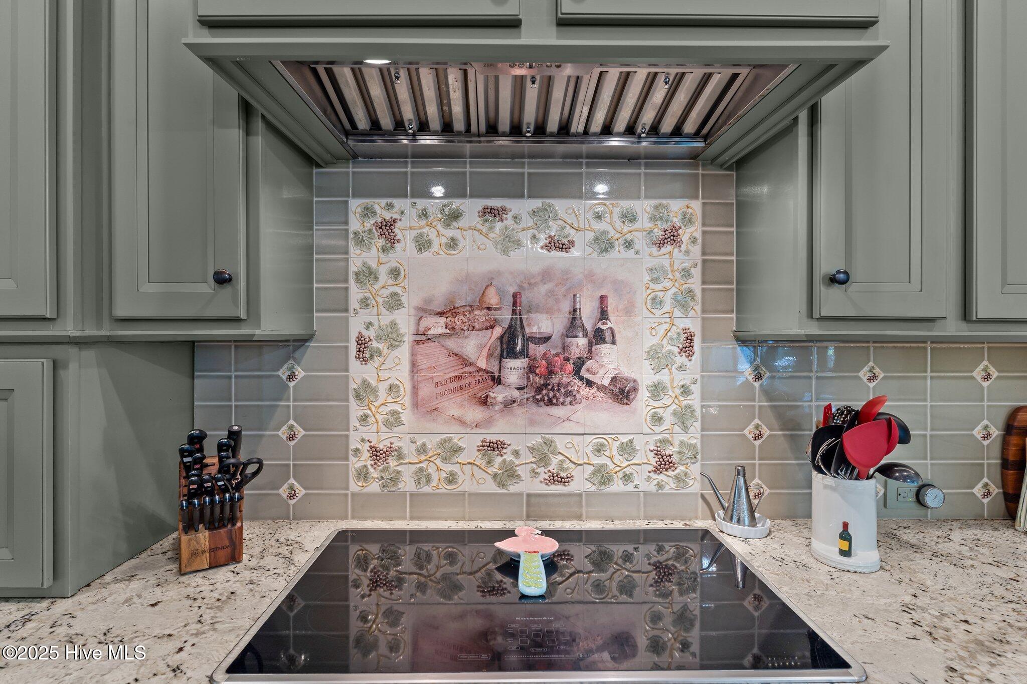 100513257 | Photo 19