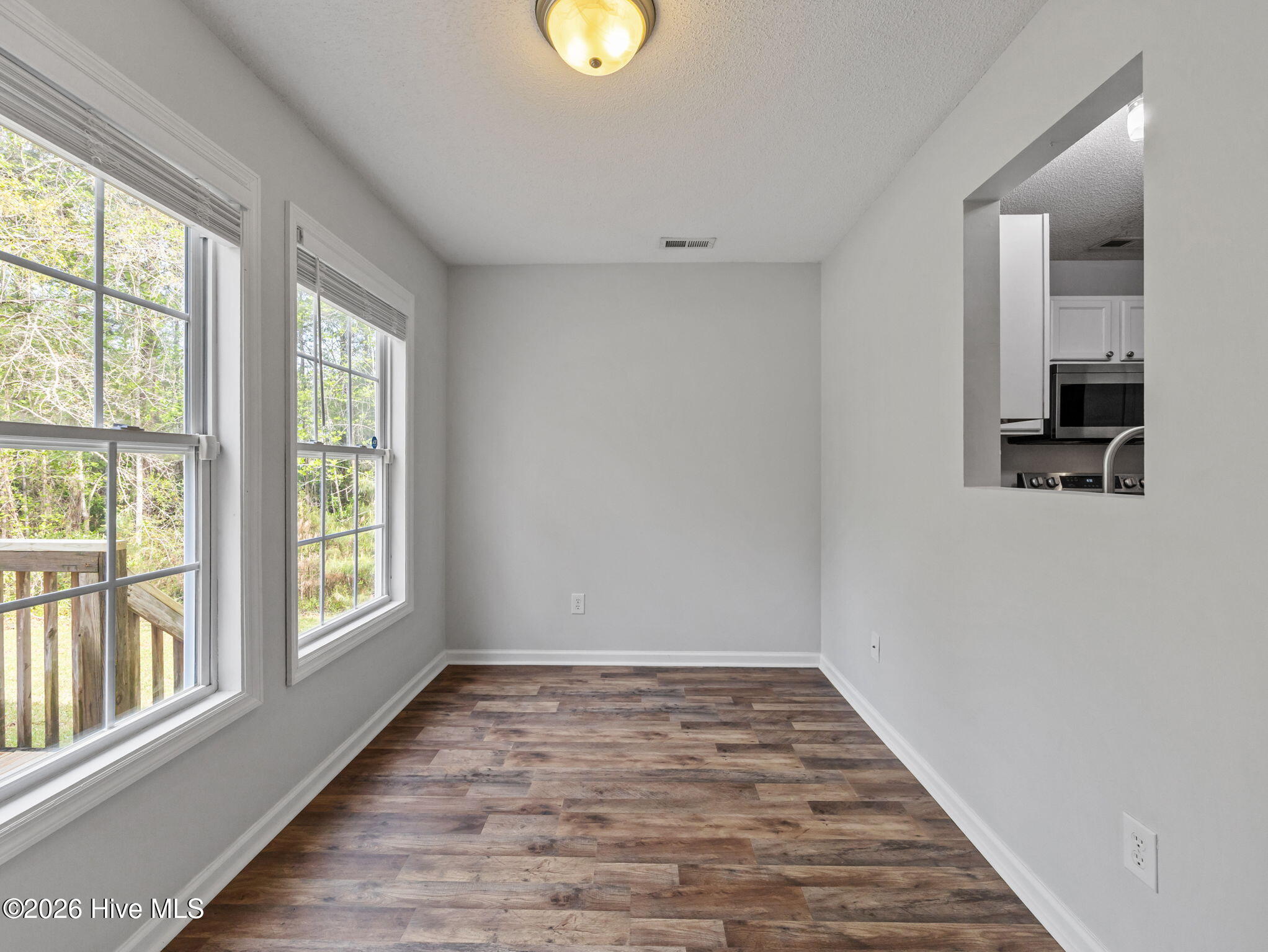 100565489 | Photo 18