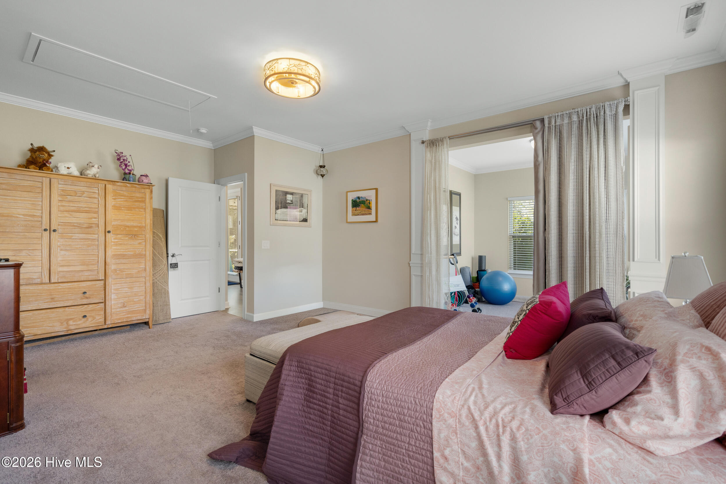 100563305 | Photo 19