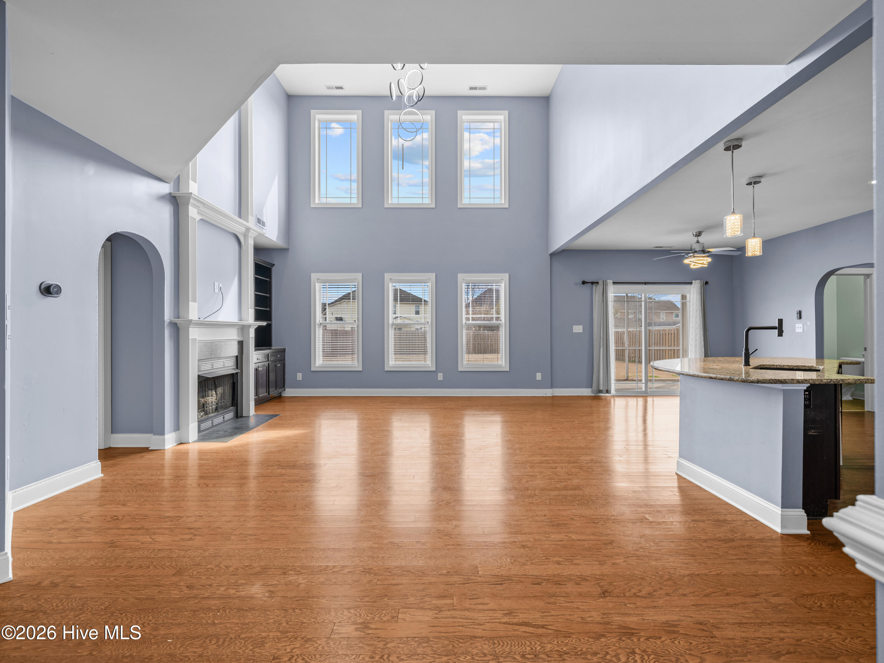 100556150 | Photo 11