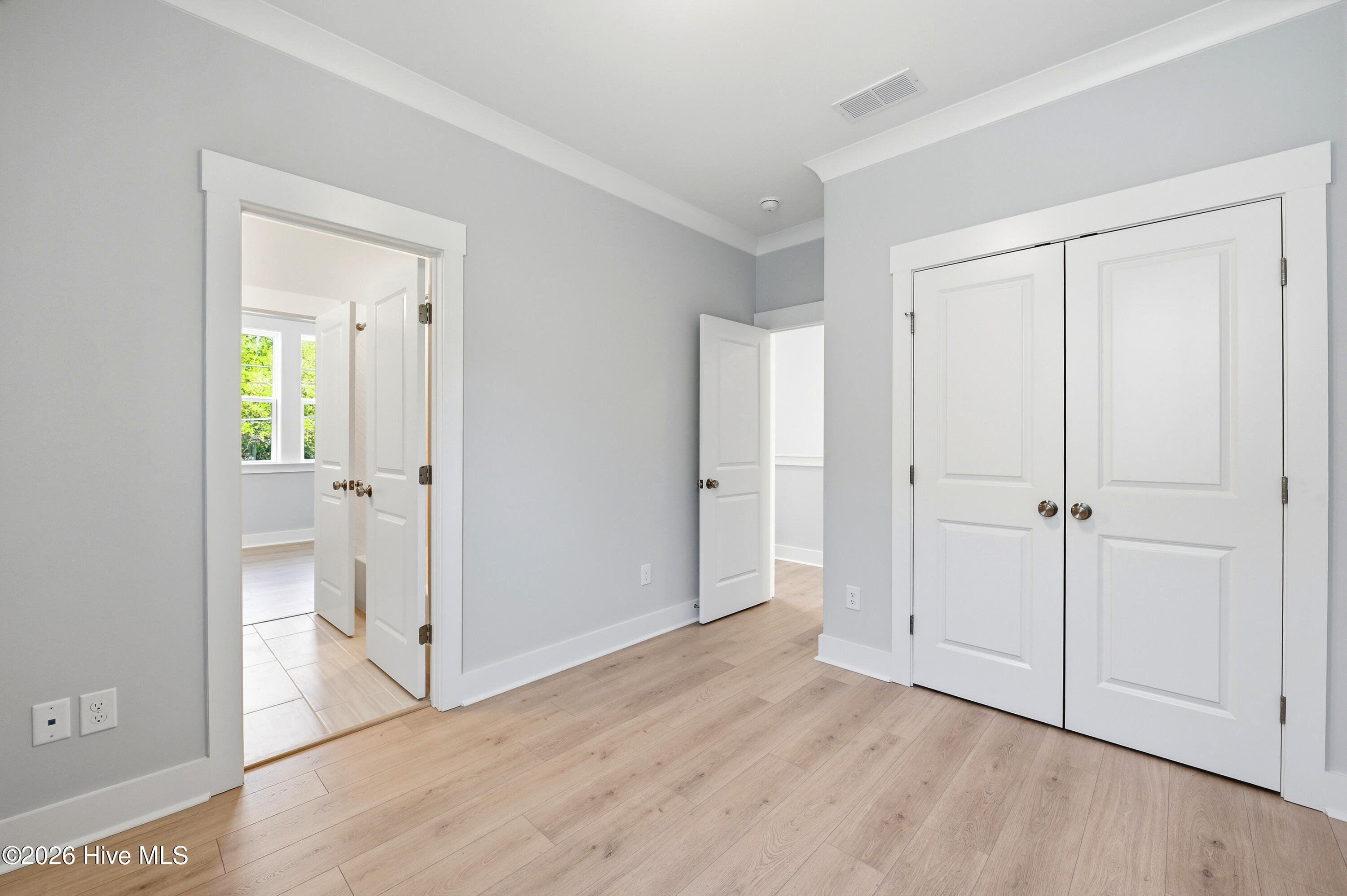 100566798 | Photo 29