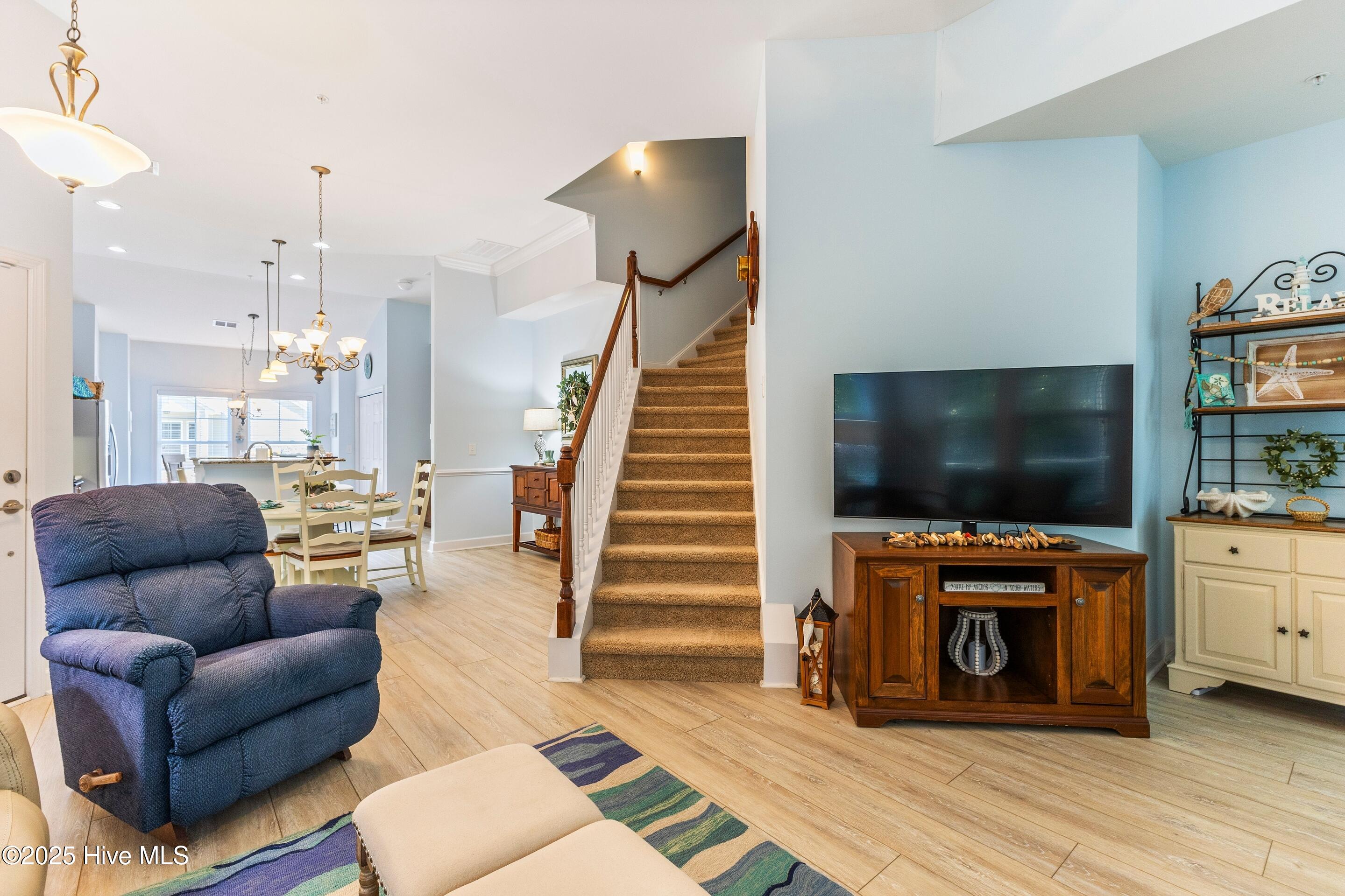 100528231 | Photo 13