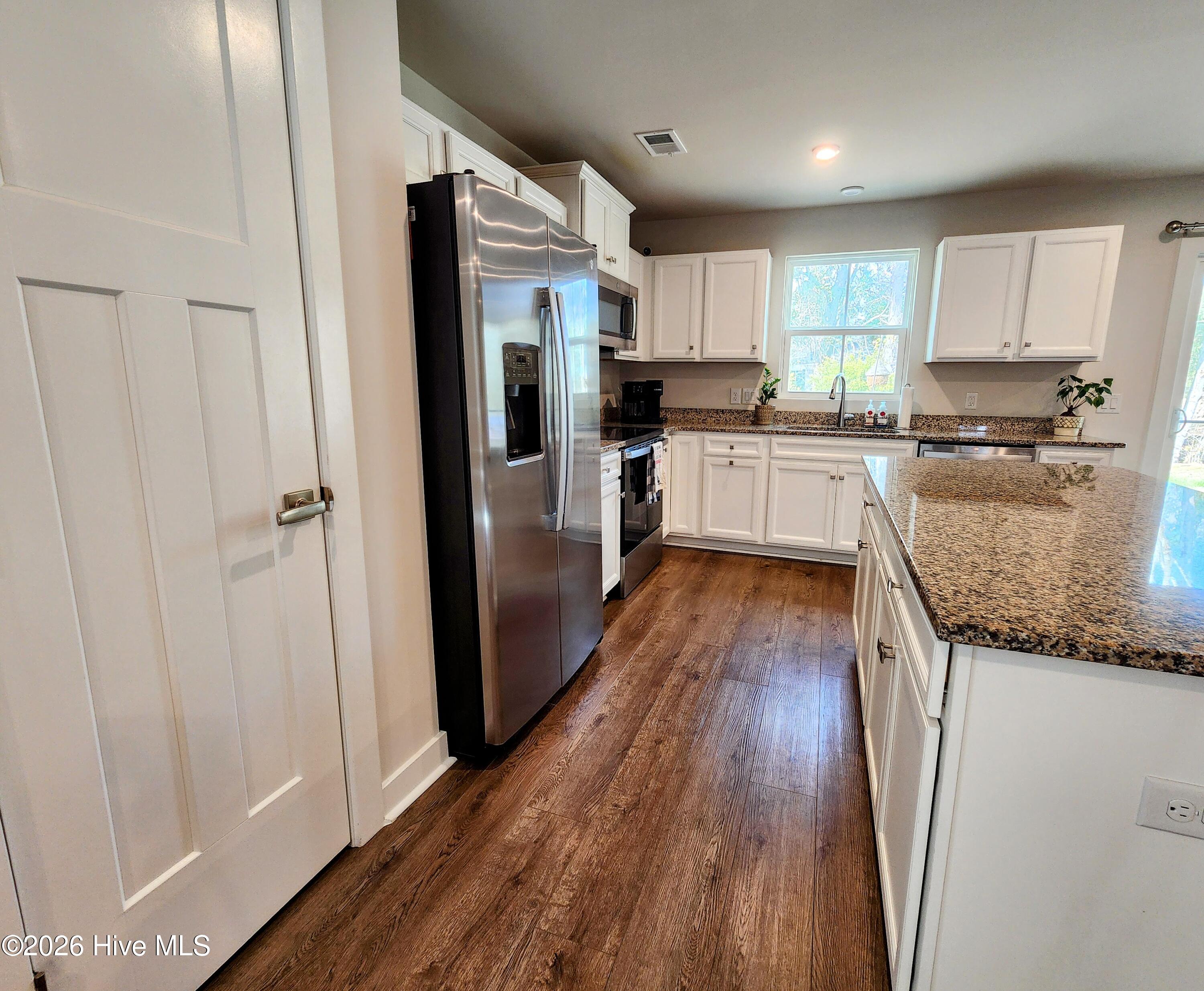 100556706 | Photo 10