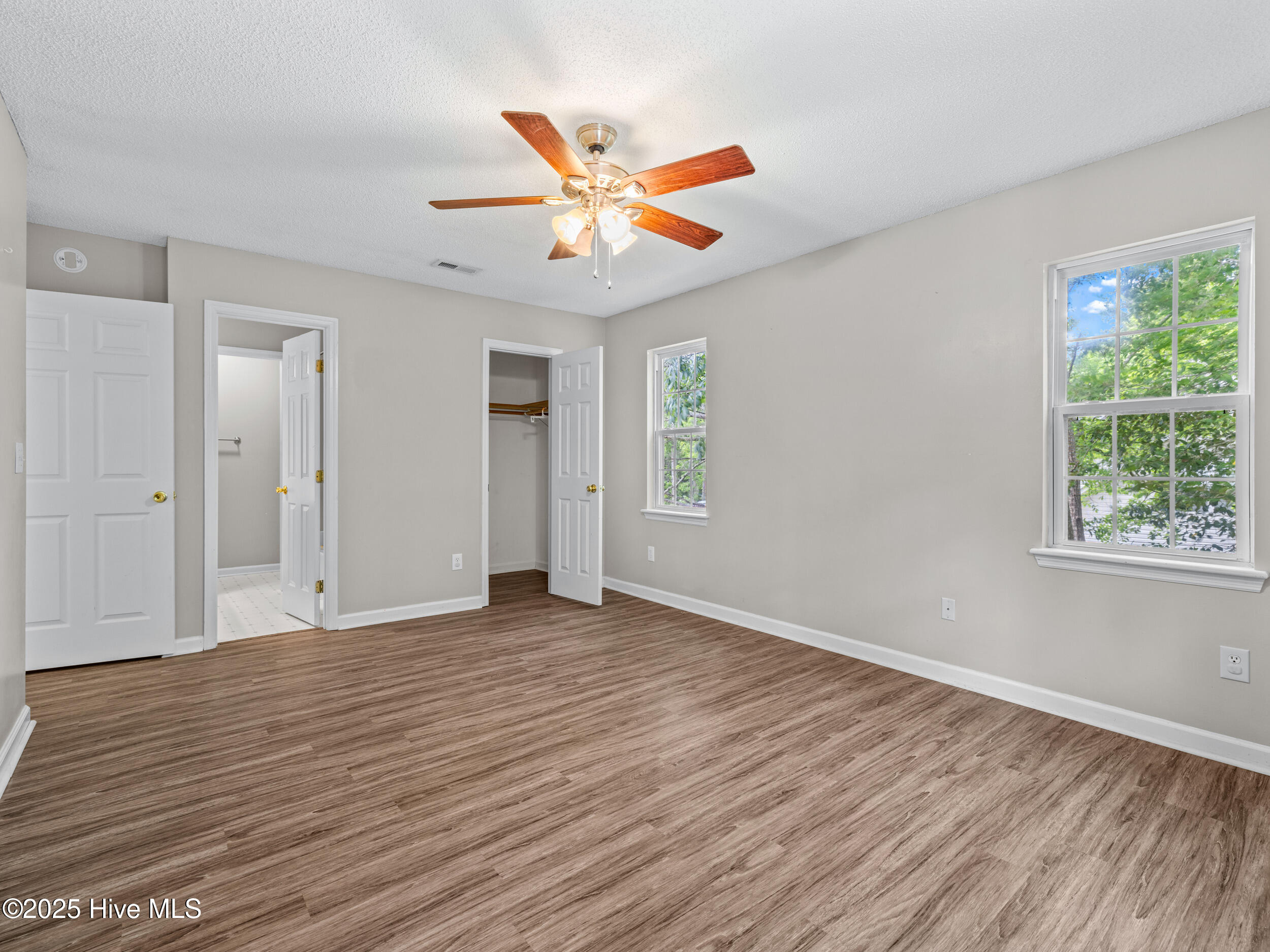 100554828 | Photo 31