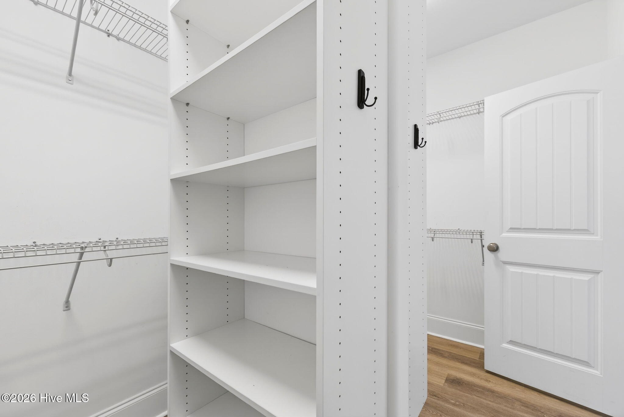 100558645 | Photo 16