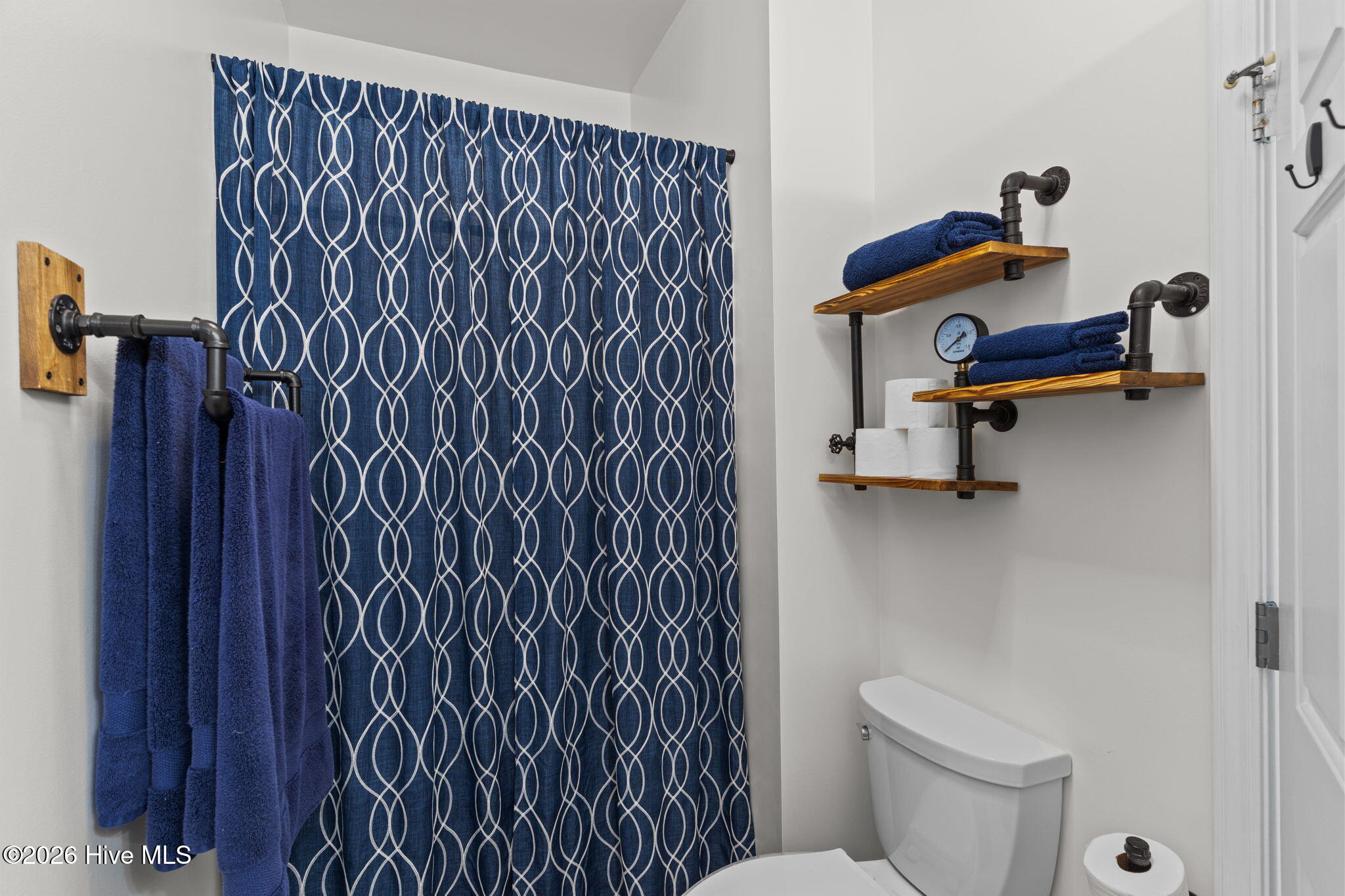 100551893 | Photo 41