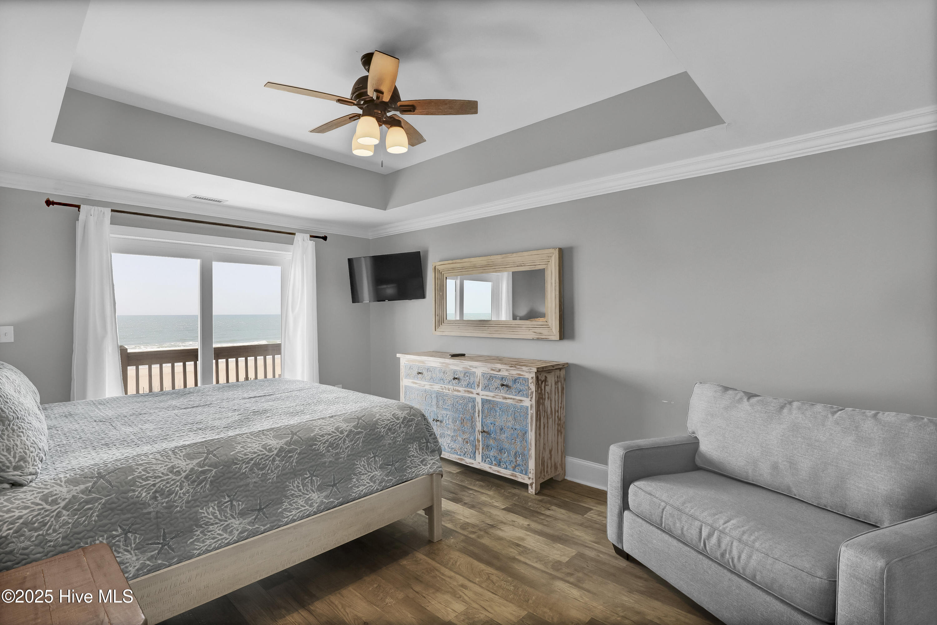 100538324 | Photo 32