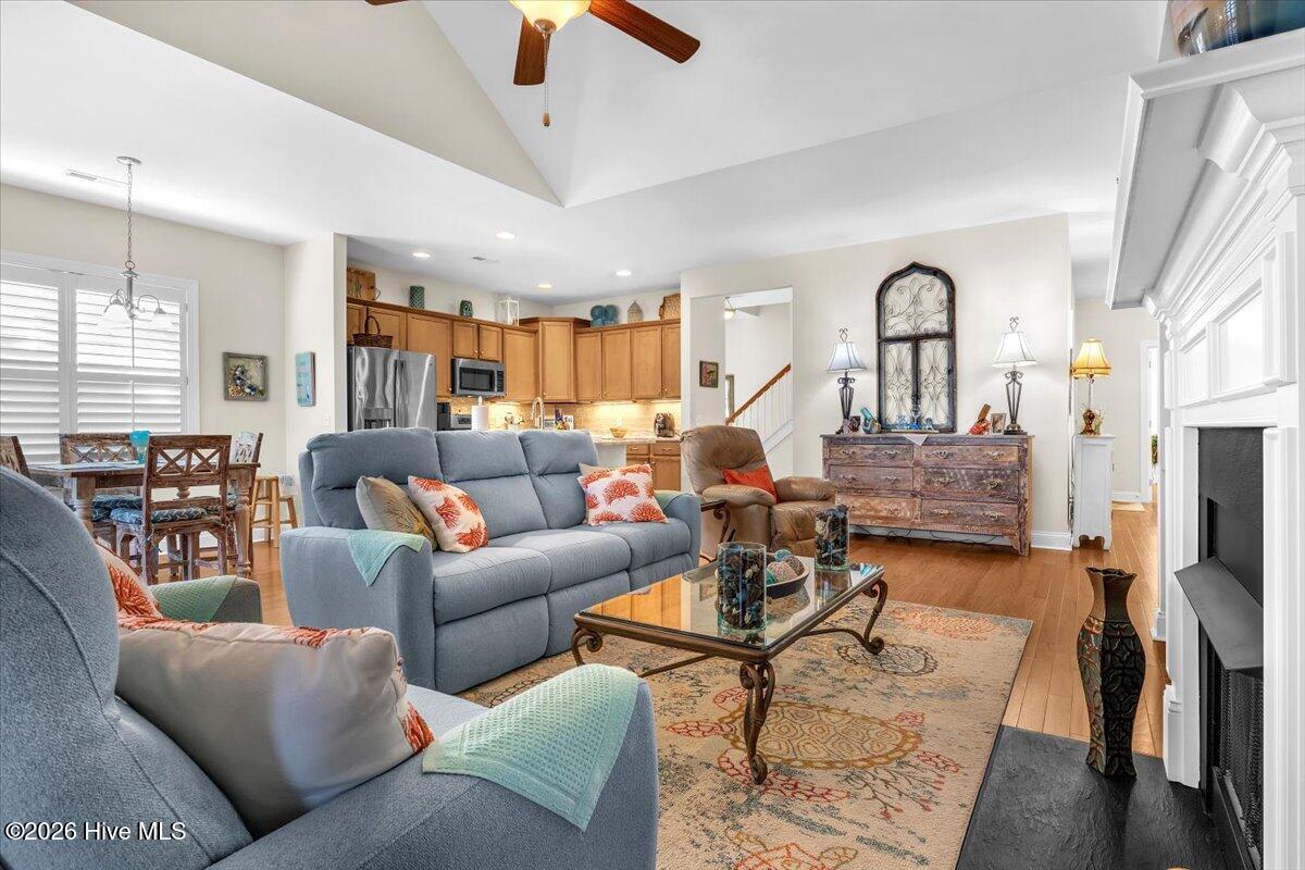 100549972 | Photo 18