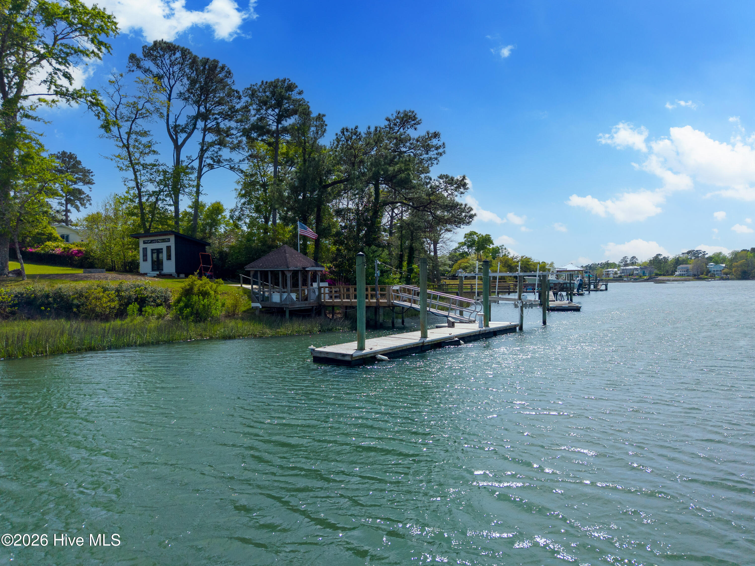 100556349 | Photo 46