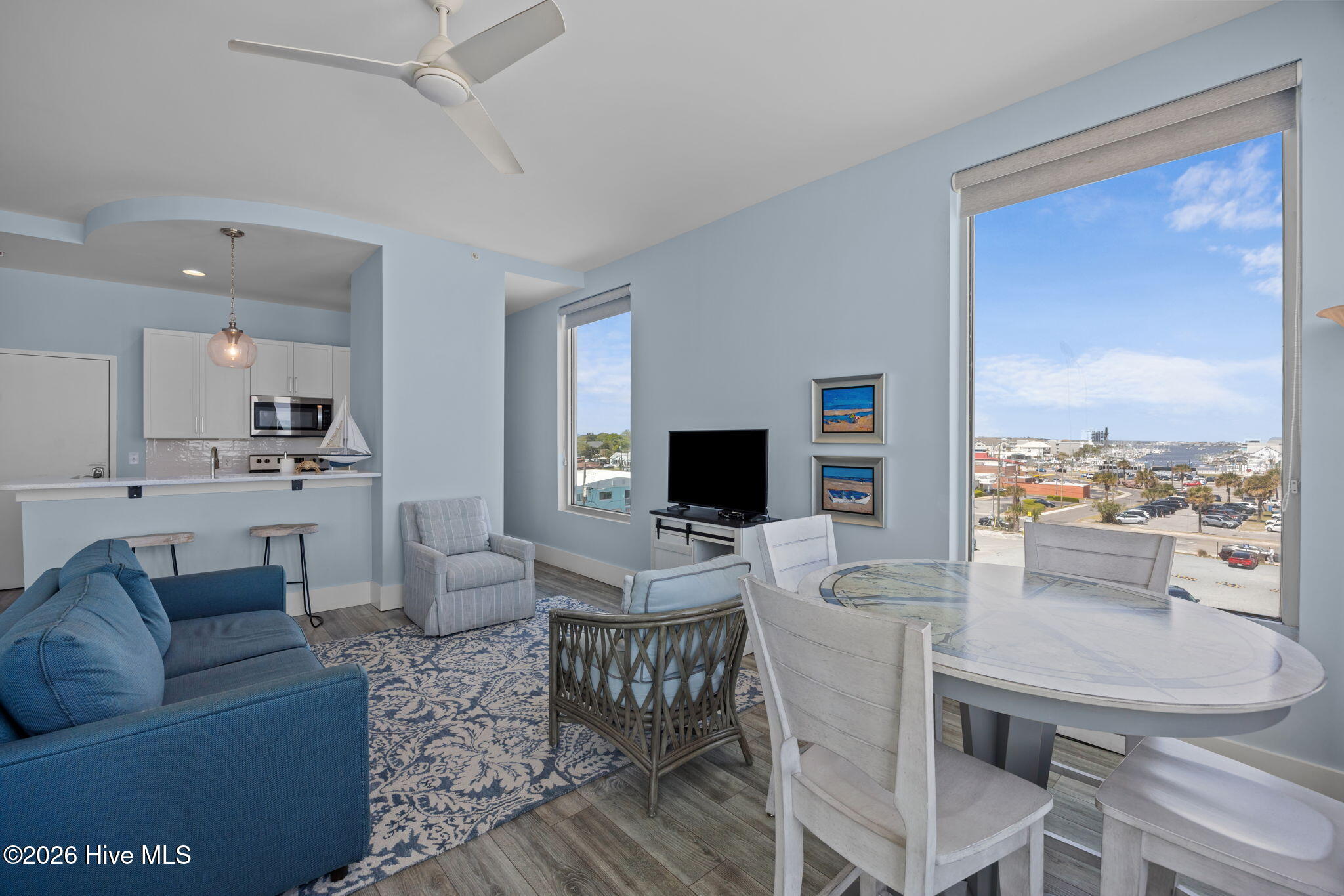 100566225 | Photo 11