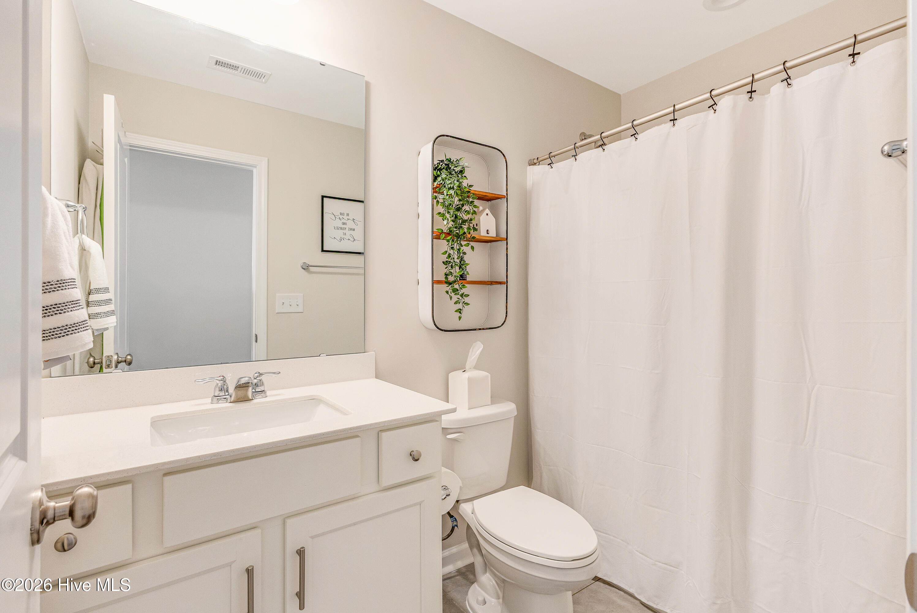 100553713 | Photo 21