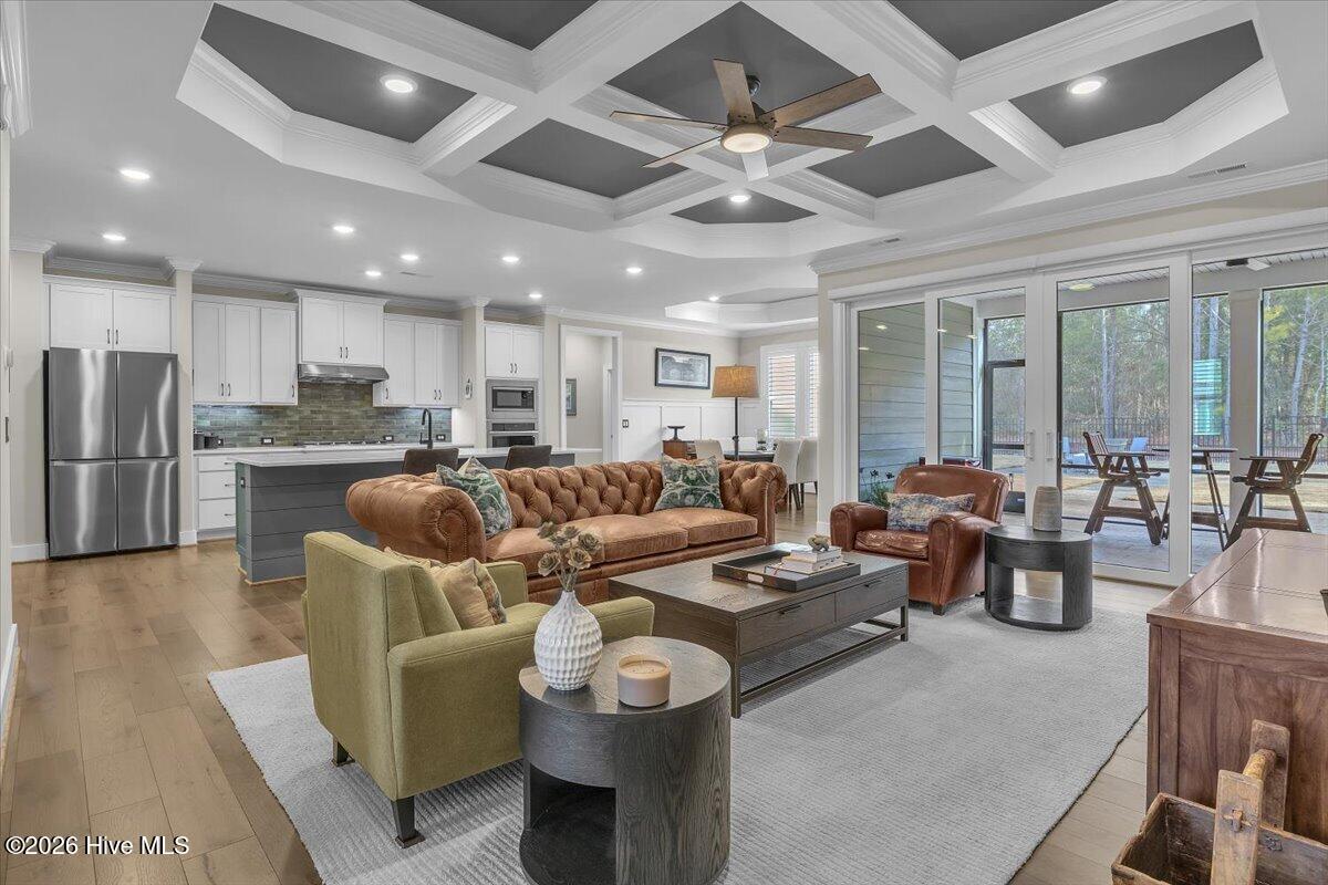 100552703 | Photo 11