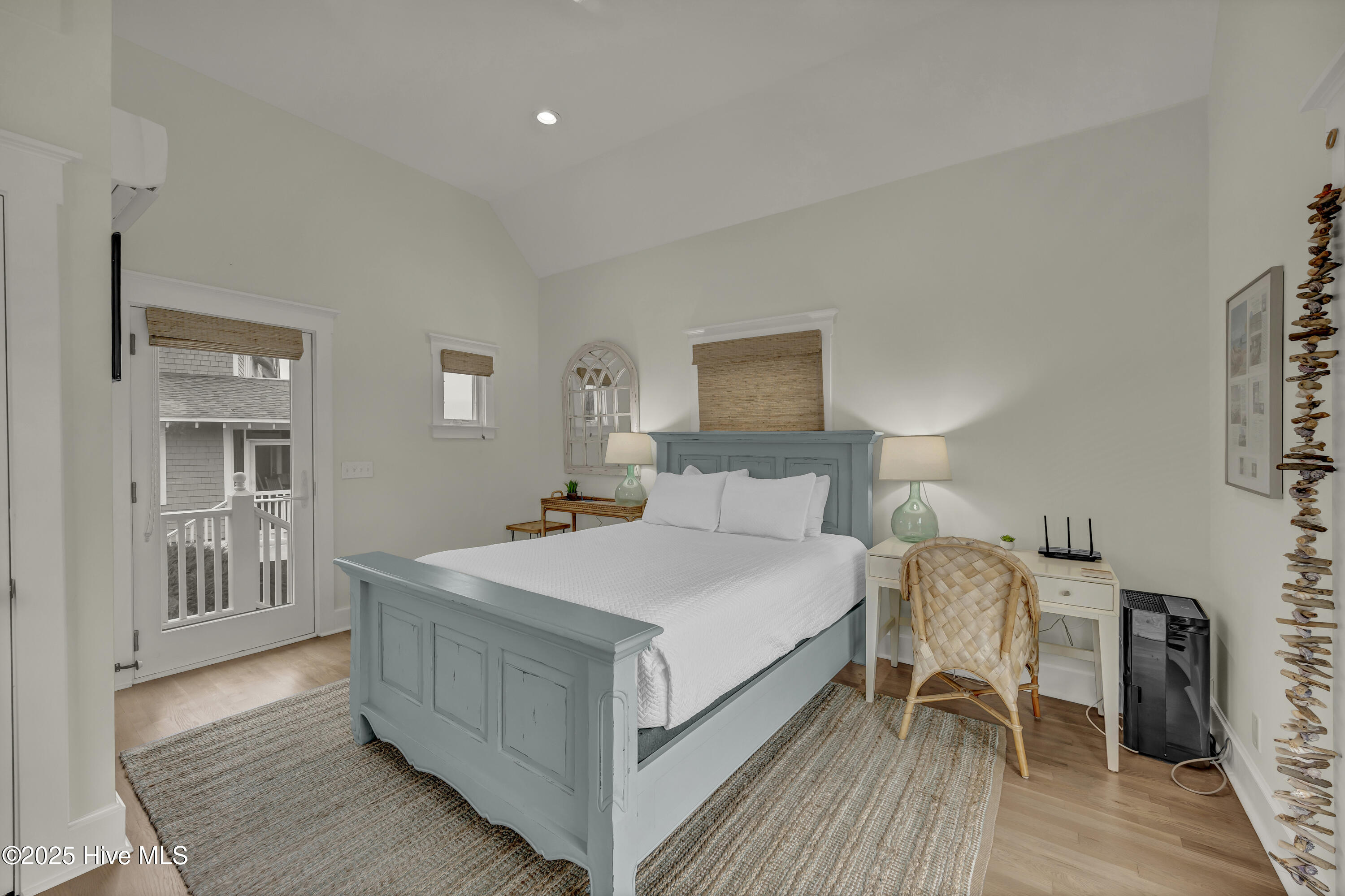 100536845 | Photo 32