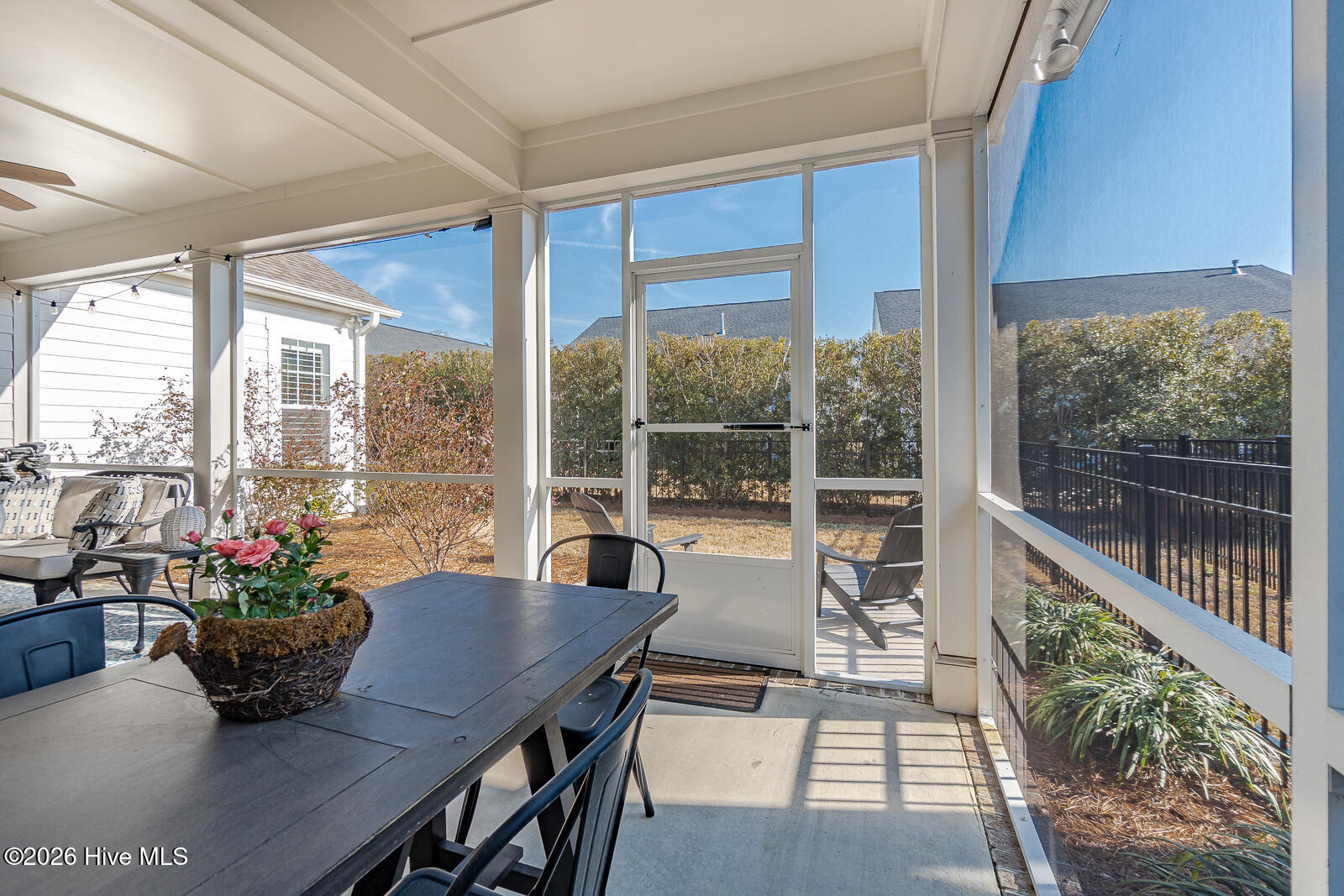 100555037 | Photo 52