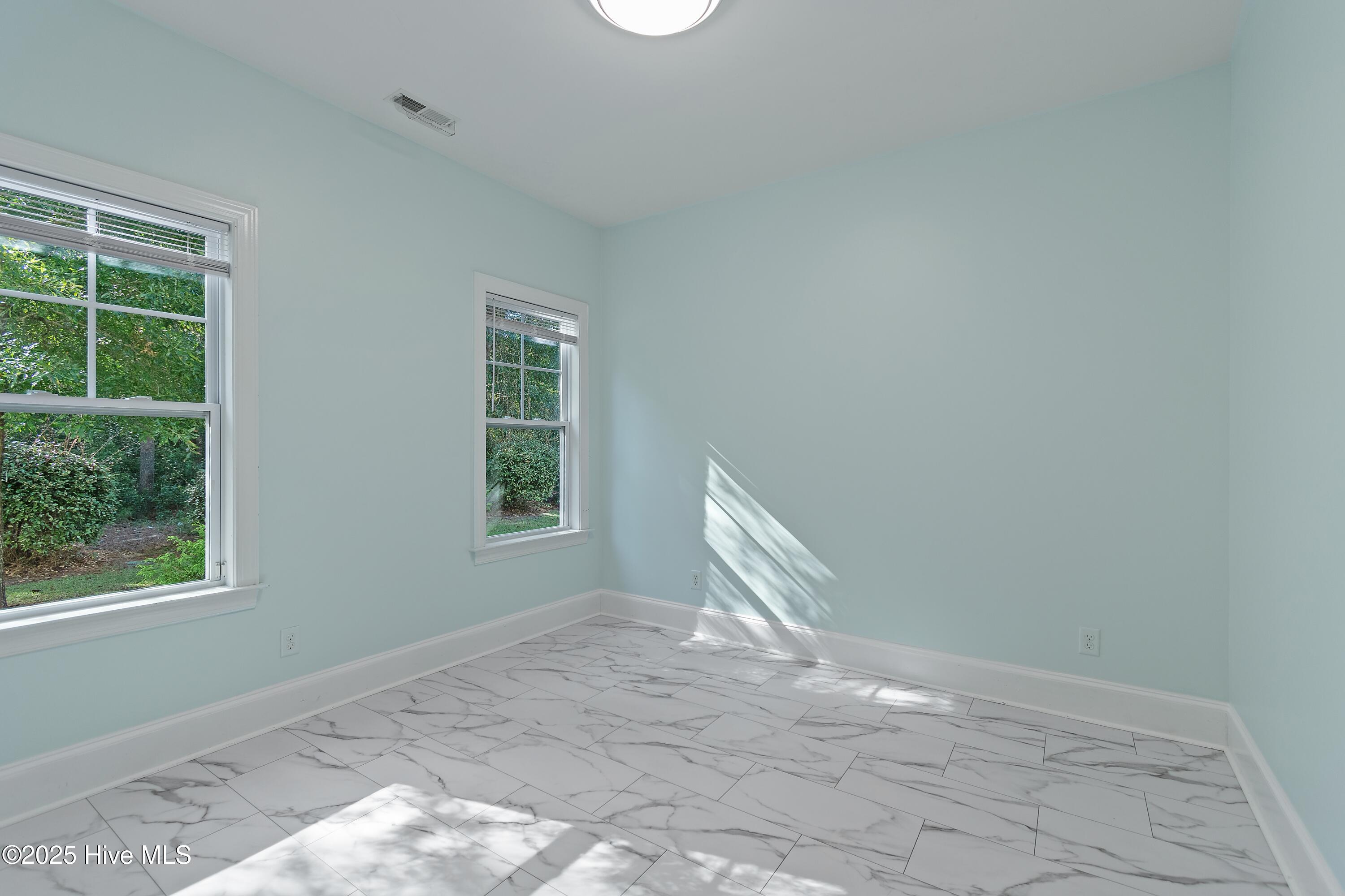 100534757 | Photo 26