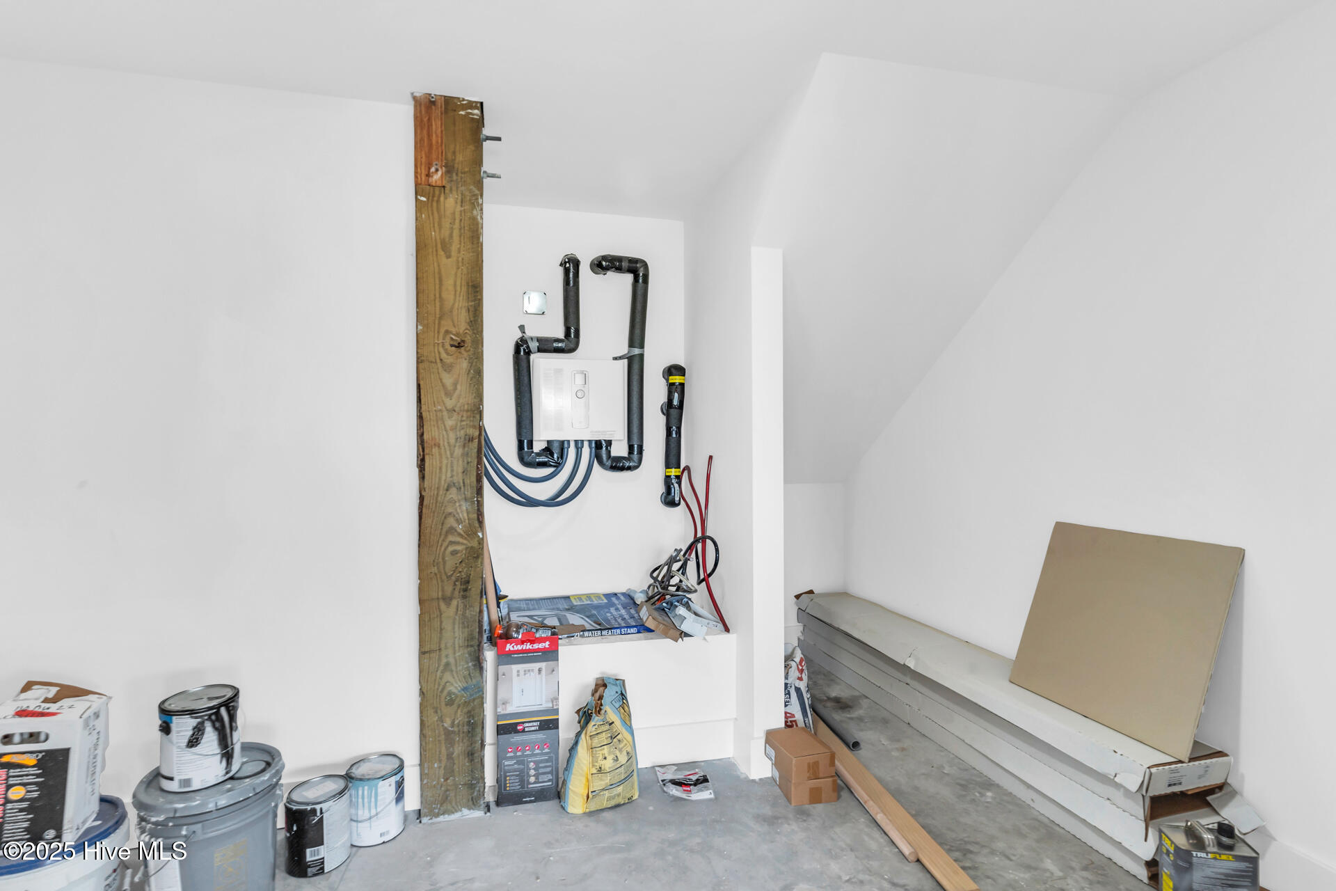 100547120 | Photo 40