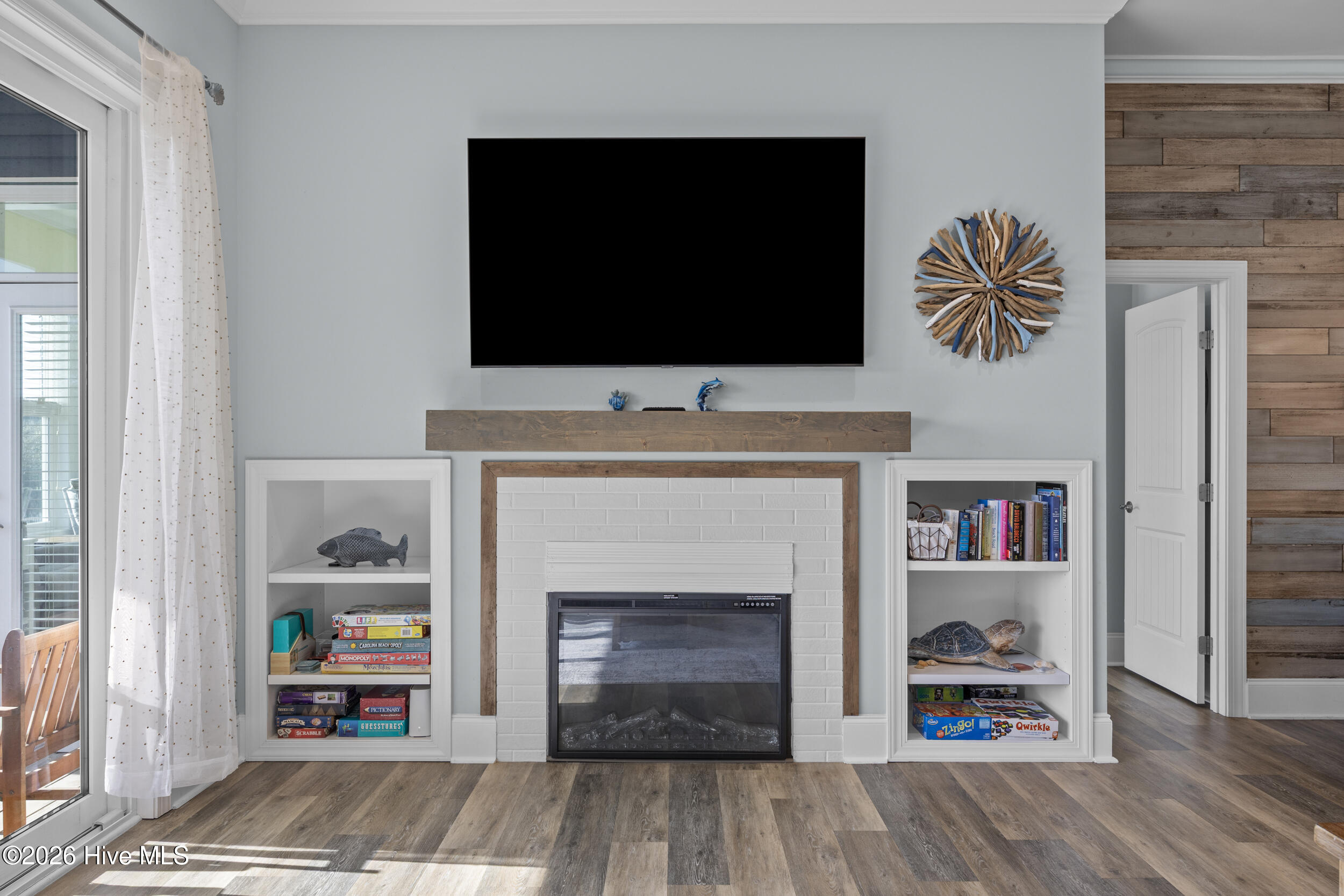 100562655 | Photo 21