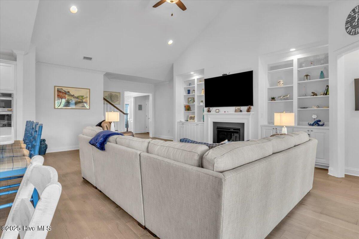 100530087 | Photo 10