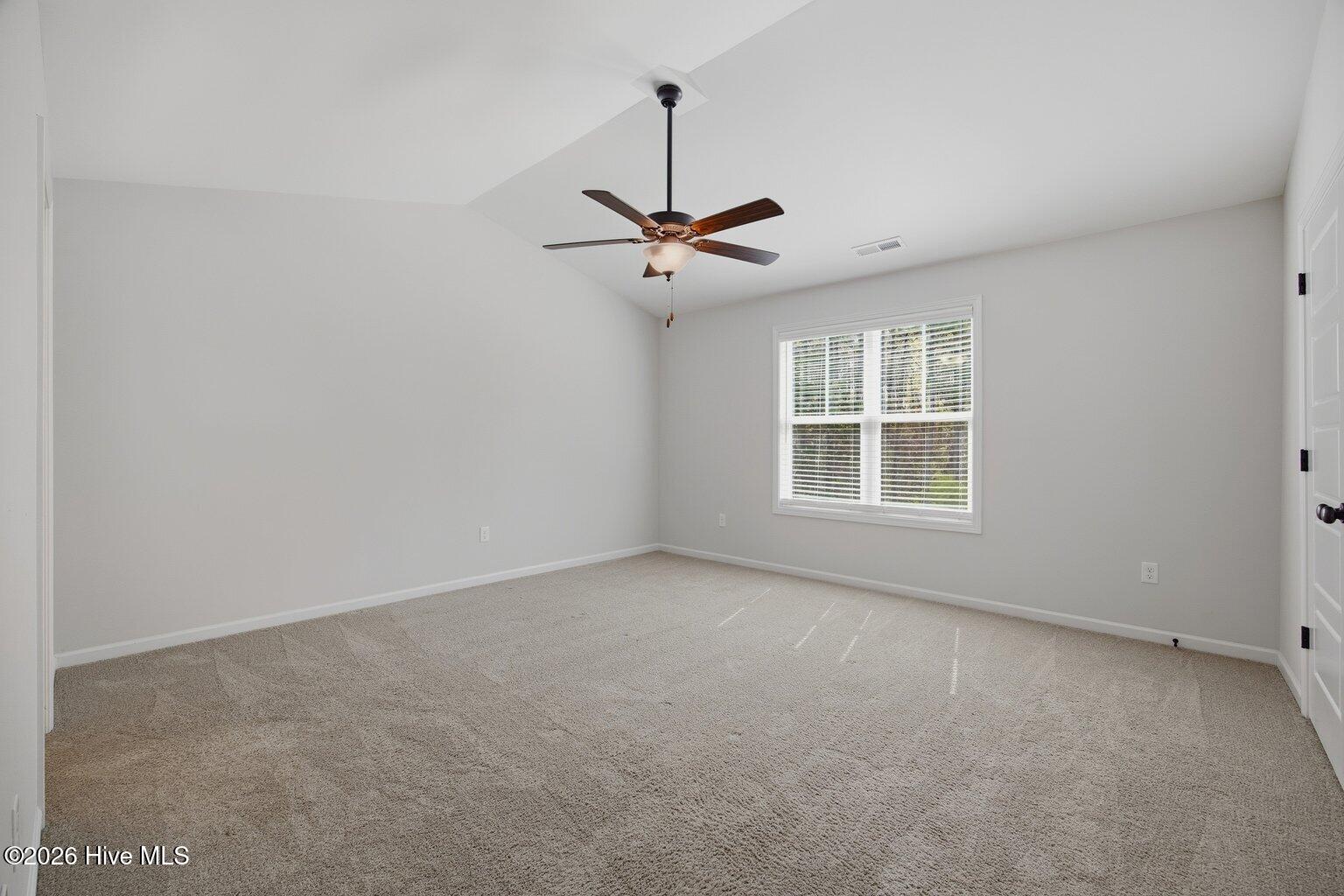 100565820 | Photo 27