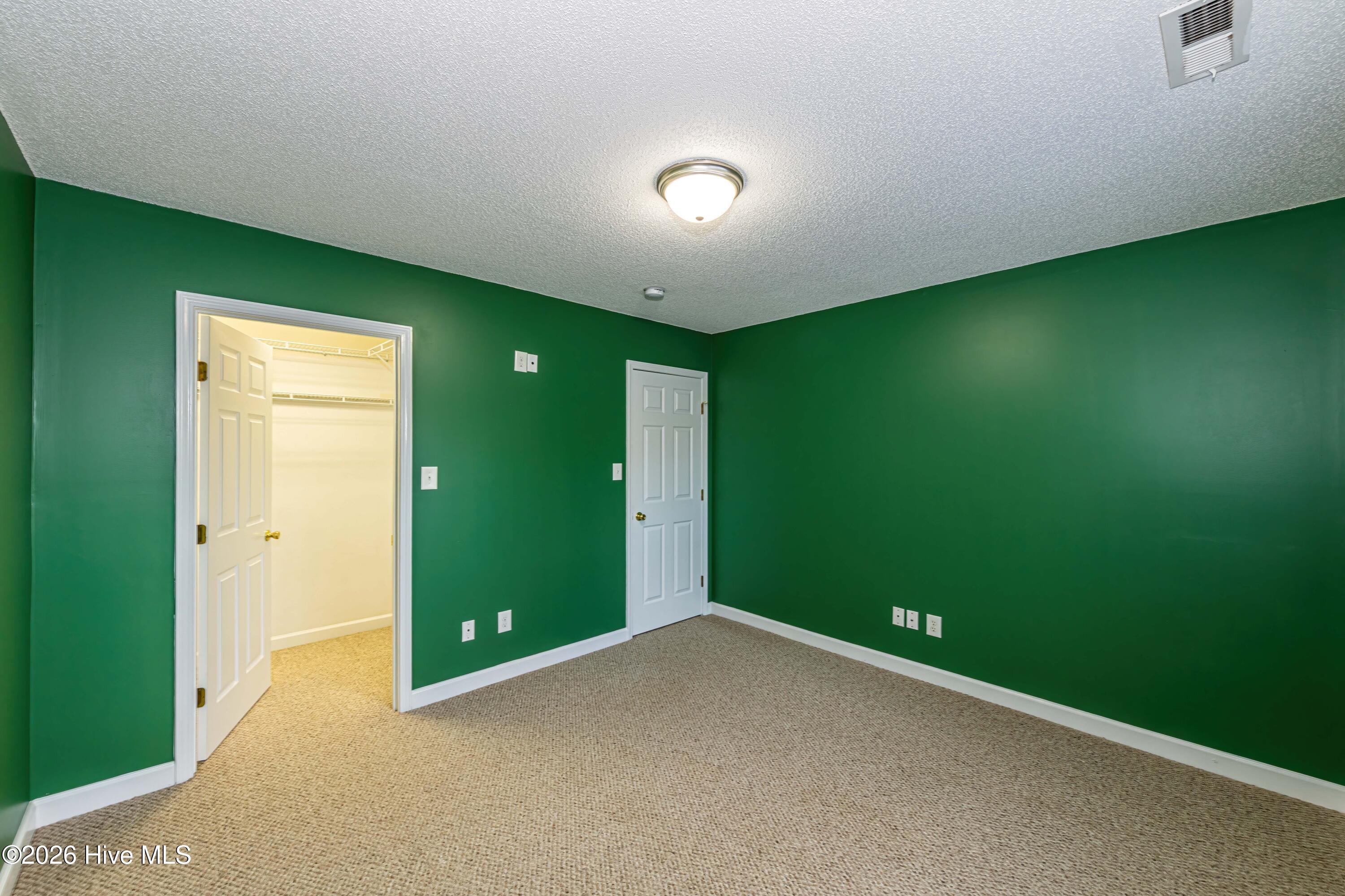 100536665 | Photo 29