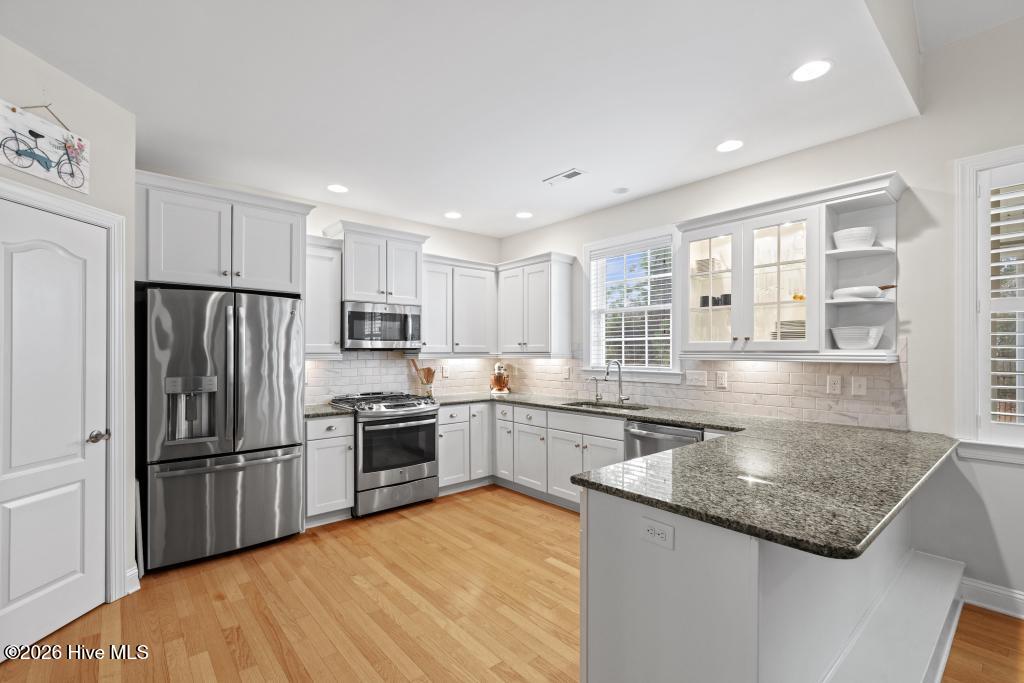 100558511 | Photo 11