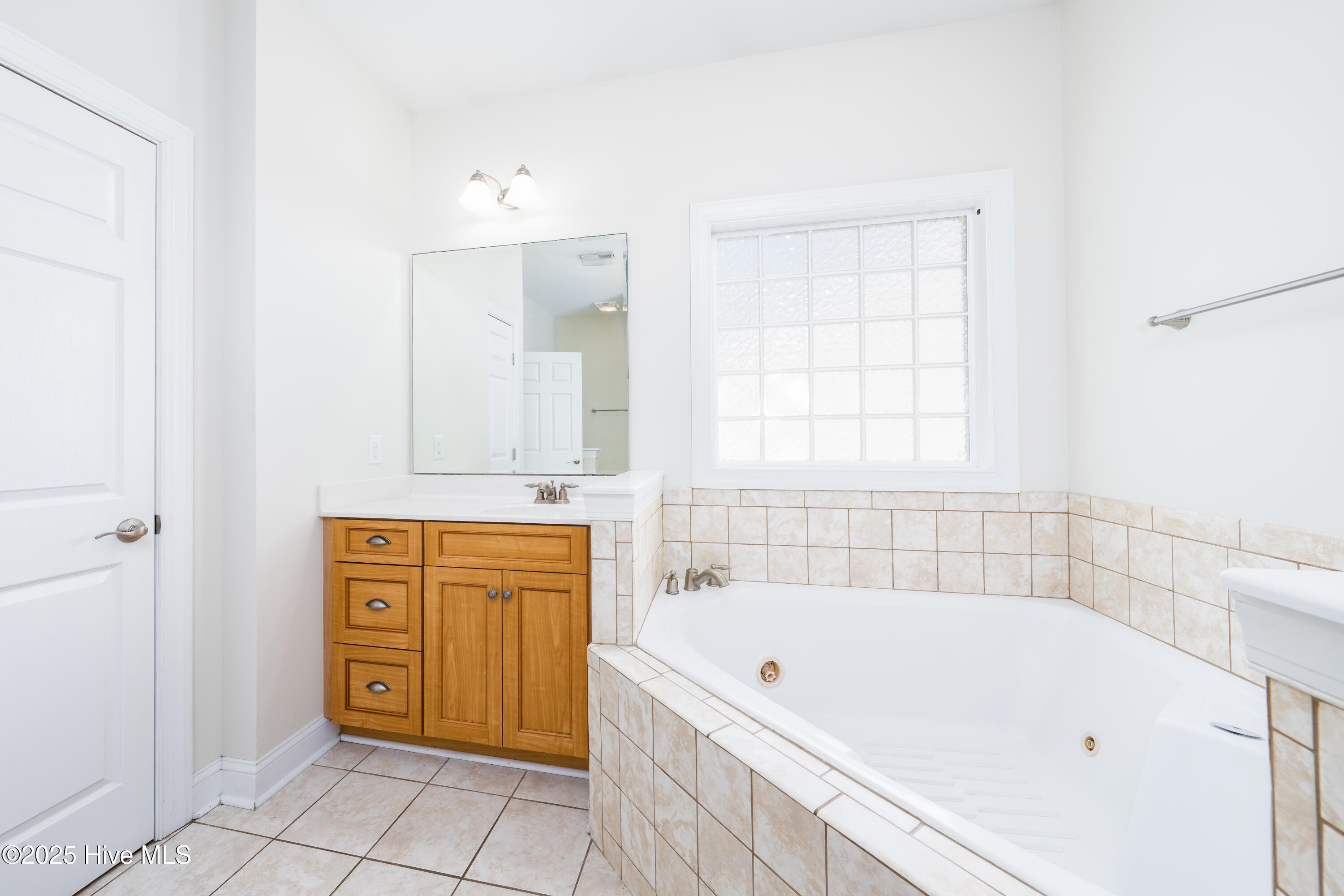 100513882 | Photo 28