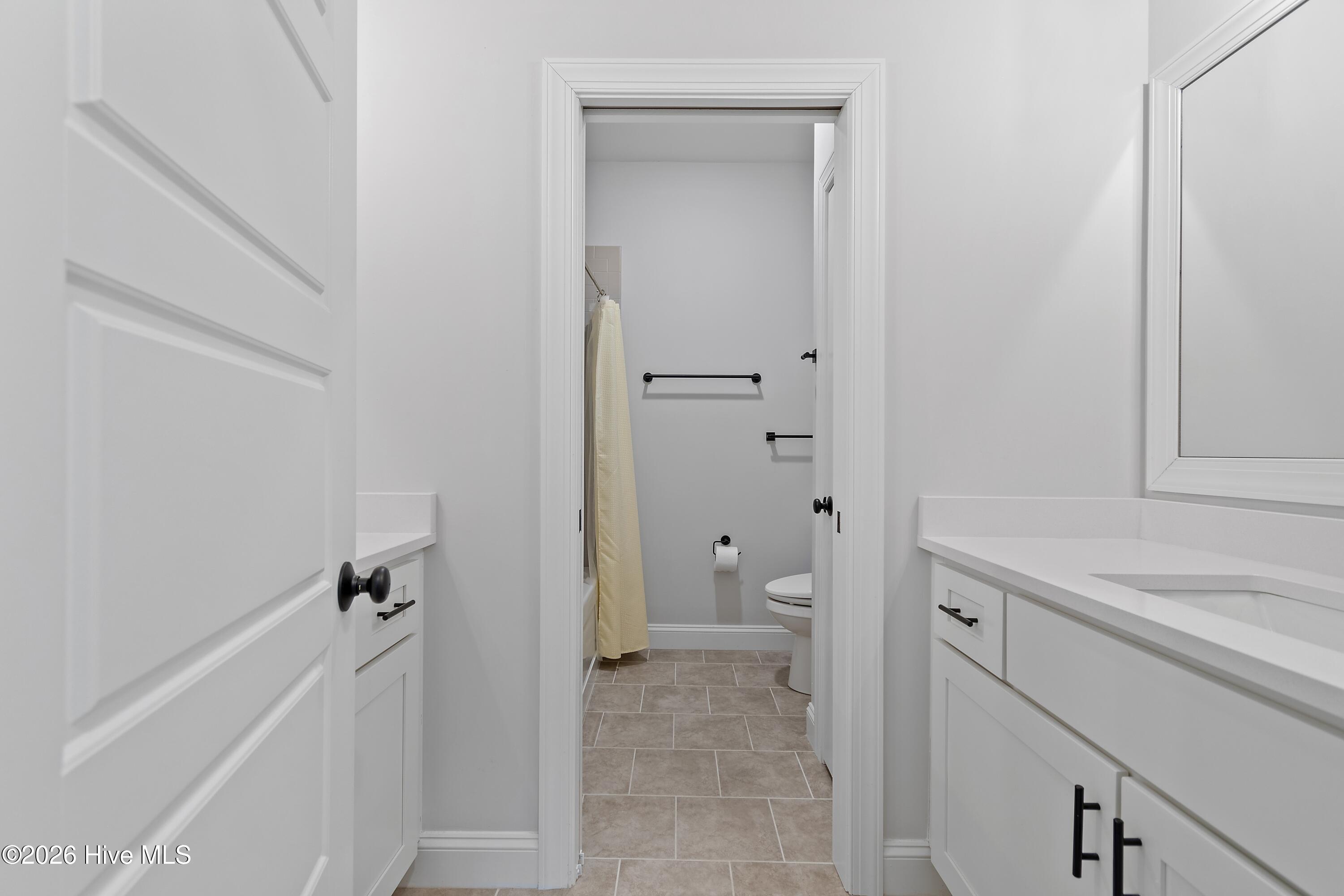 100565017 | Photo 44