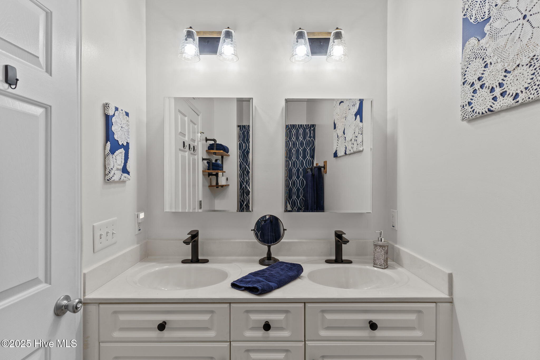 100522397 | Photo 51