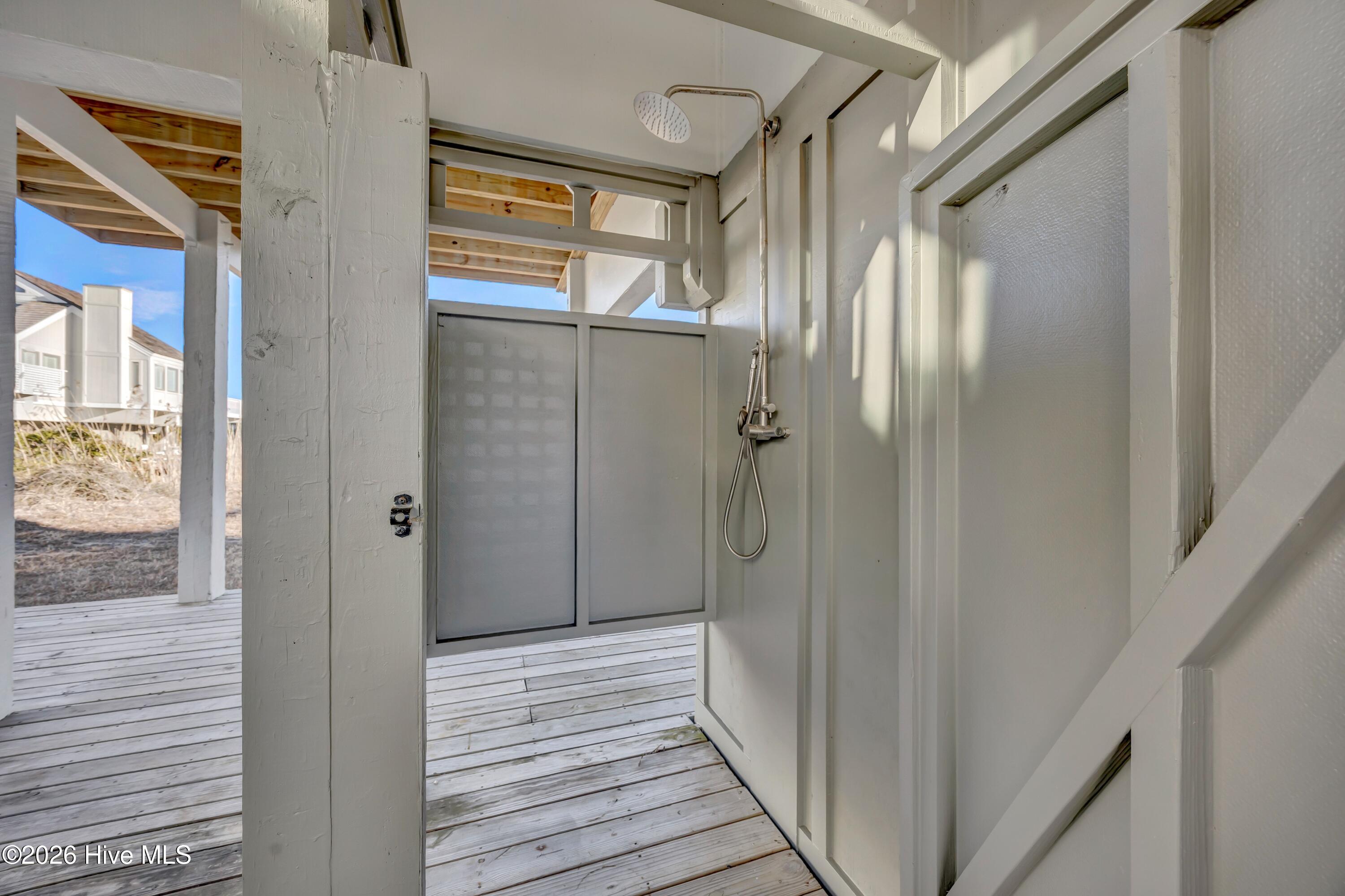 100554666 | Photo 33