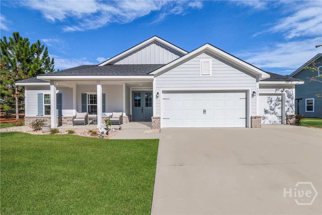 Homes for sale in Richmond Hill, GA | 121 Crawford Ln, Richmond Hill, GA 31324 | MLS# SA343907