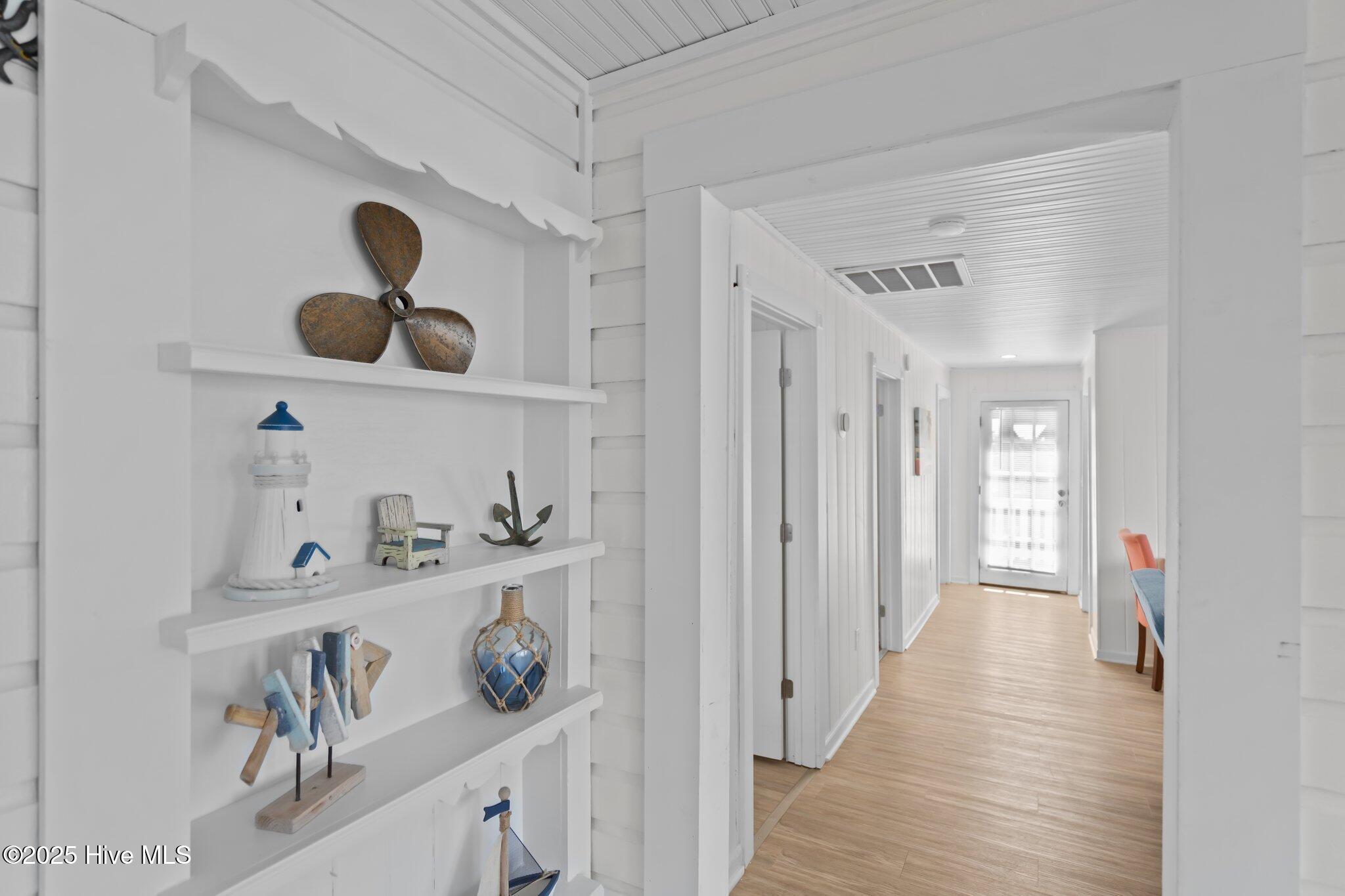 100537194 | Photo 98