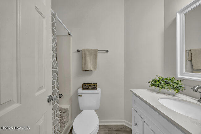 100532866 | Photo 16