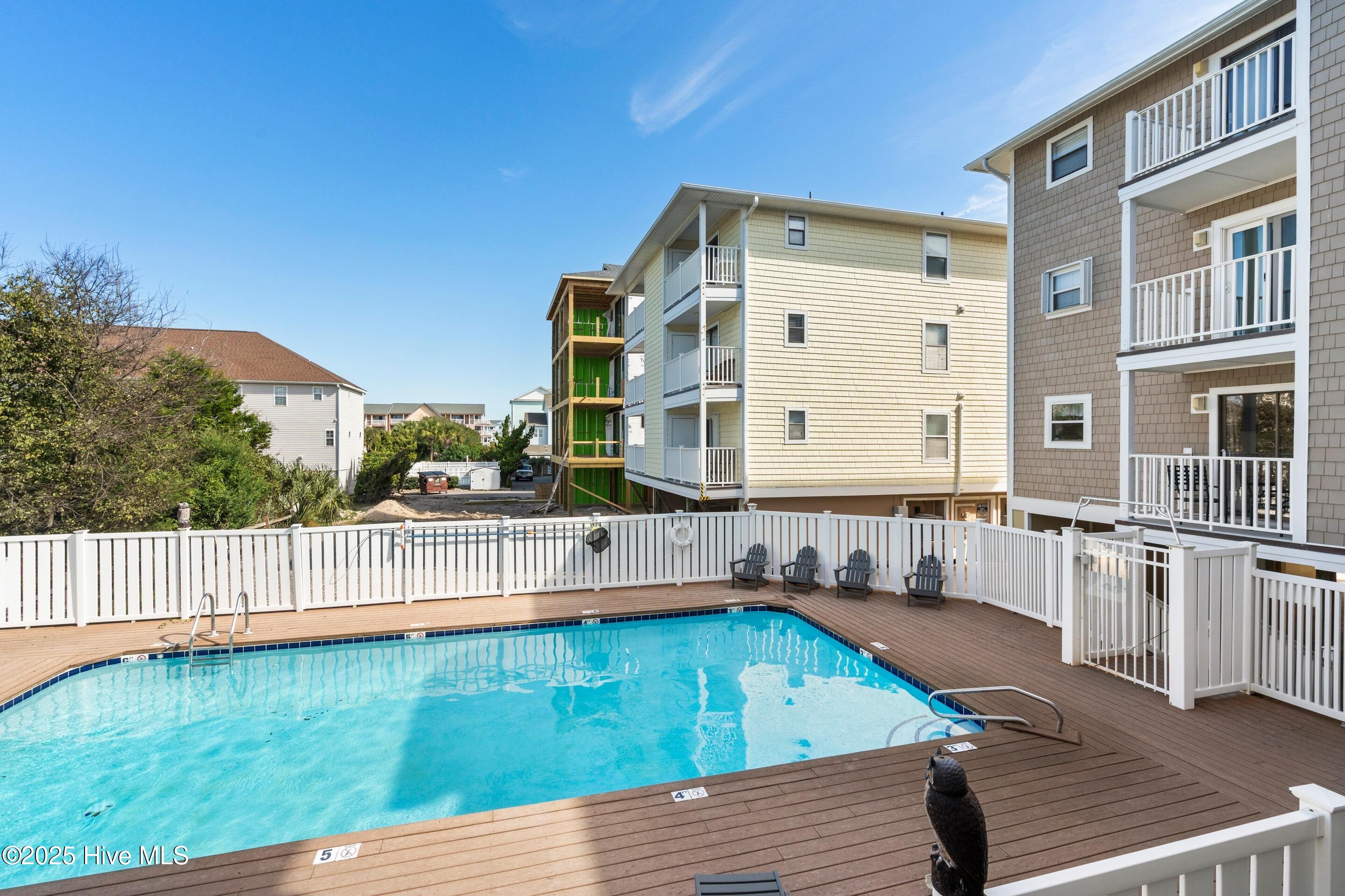 100535688 | Photo 37